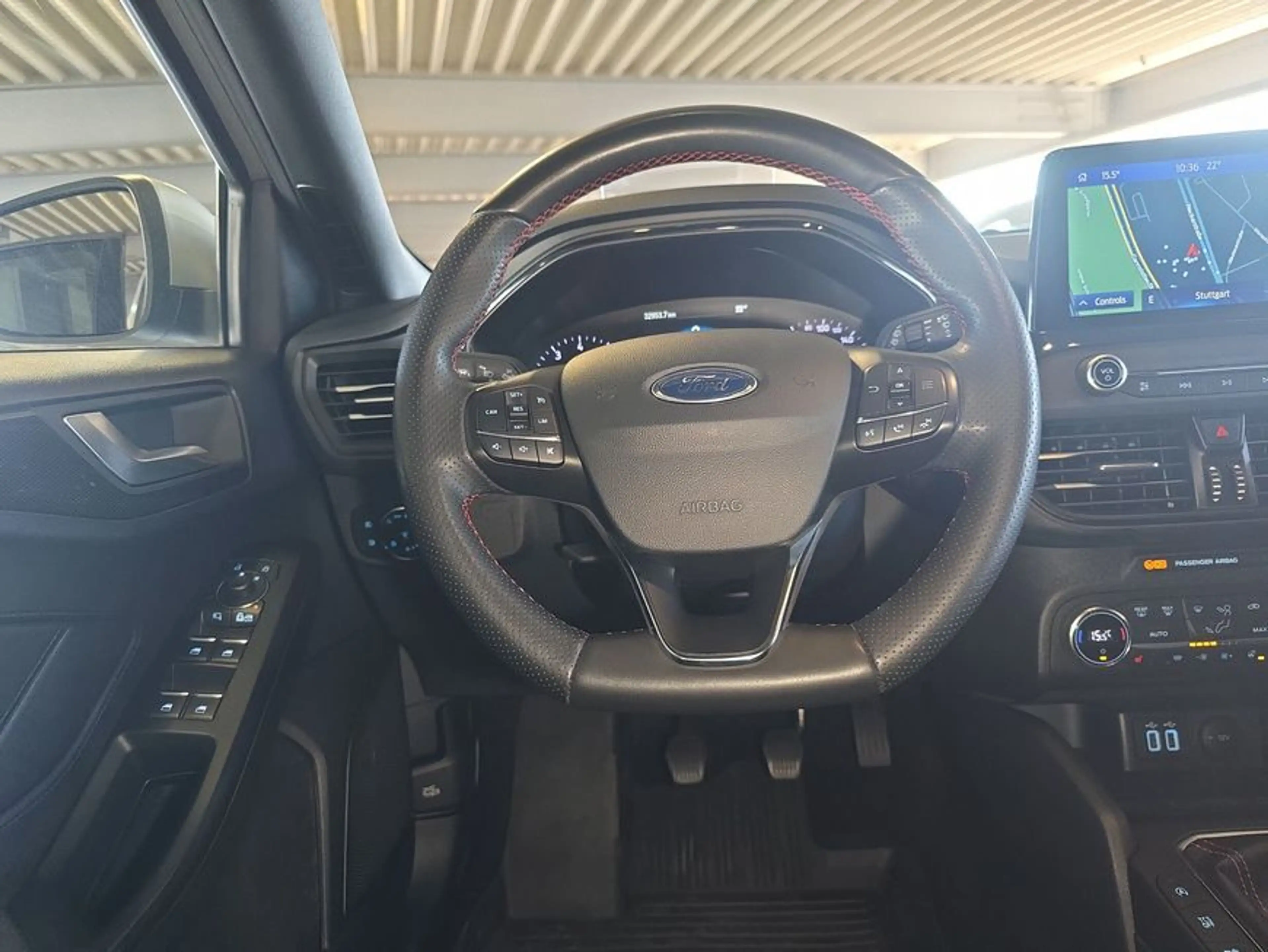 Ford Focus 1.0 EcoBoost ST-LINE — photo 10