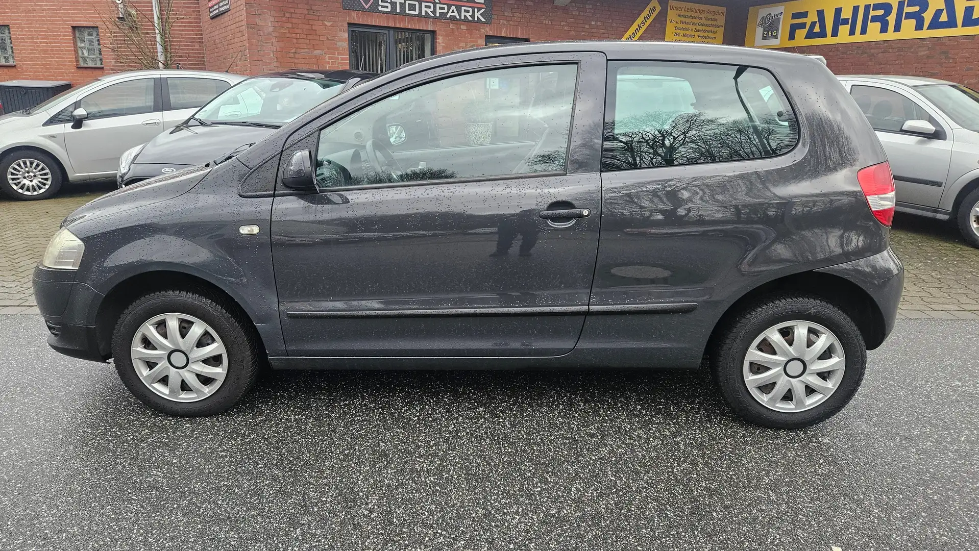 Volkswagen Fox 1.4 ALLWETTEREIFEN - TÜV & AU NEU - 1.ter HAND Grau - 2