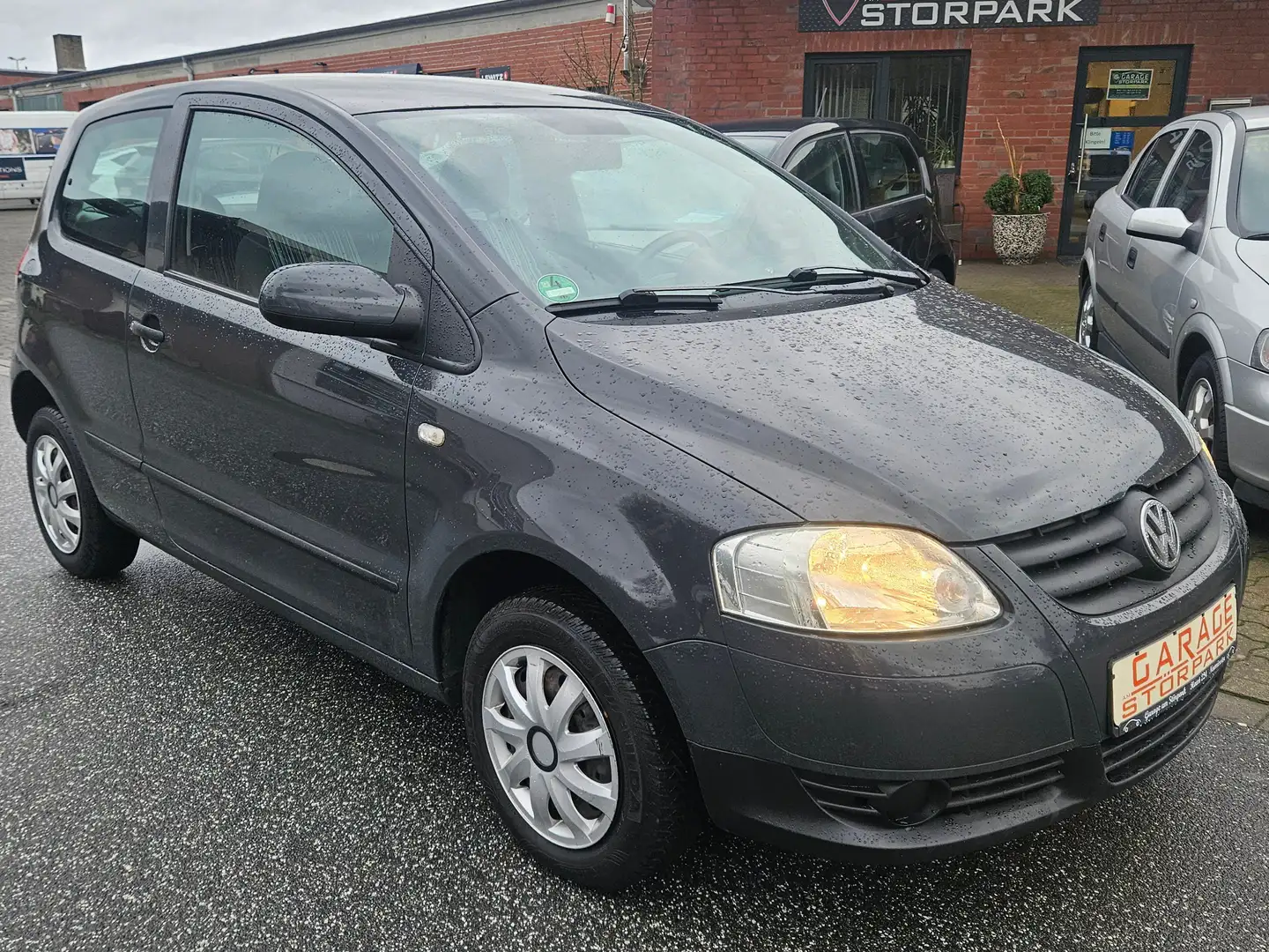 Volkswagen Fox 1.4 ALLWETTEREIFEN - TÜV & AU NEU - 1.ter HAND Grau - 1