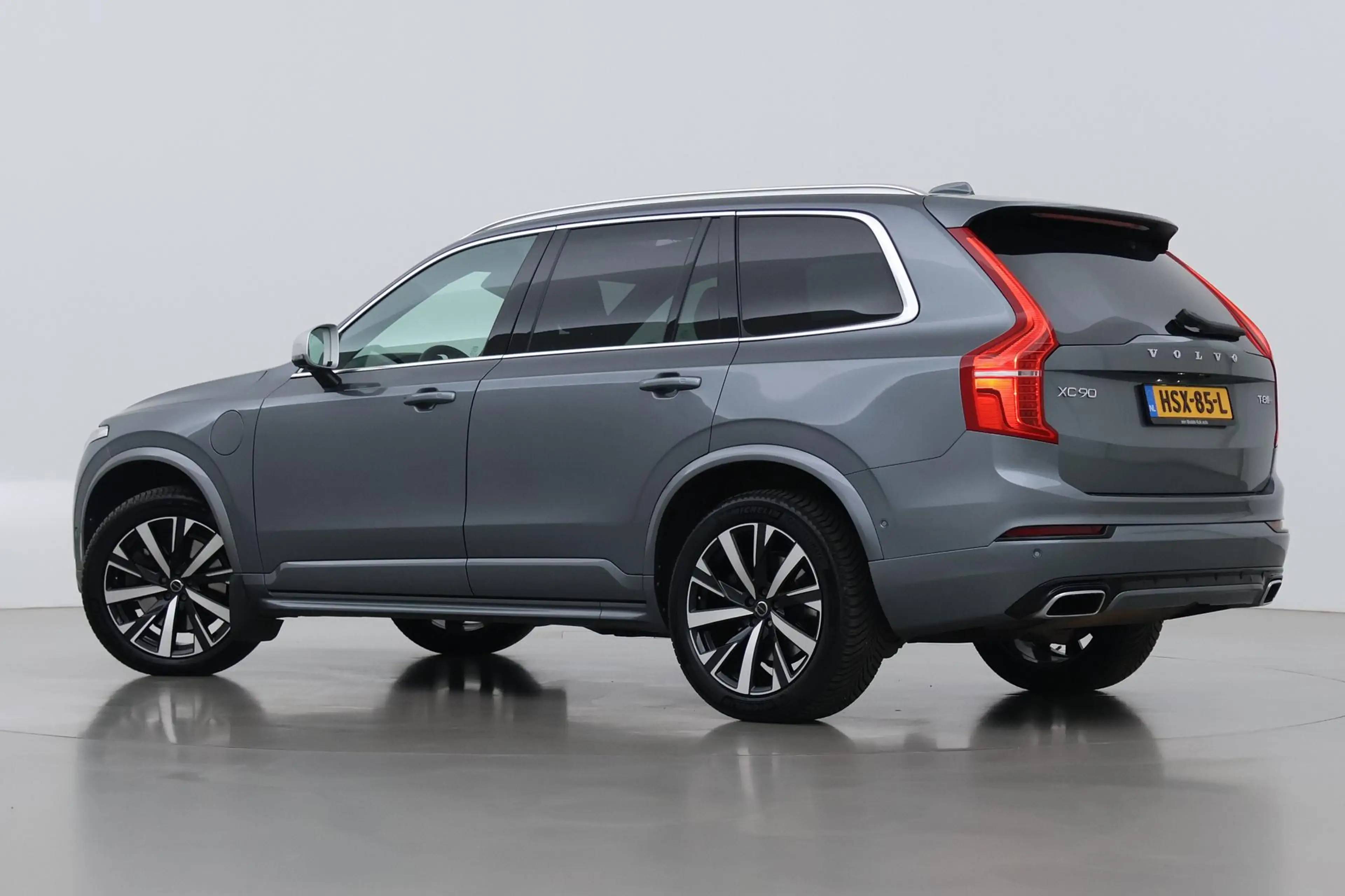 Volvo XC90 T8 Twin Engine R-Design | Luchtvering | Bowers&Wil — photo 2