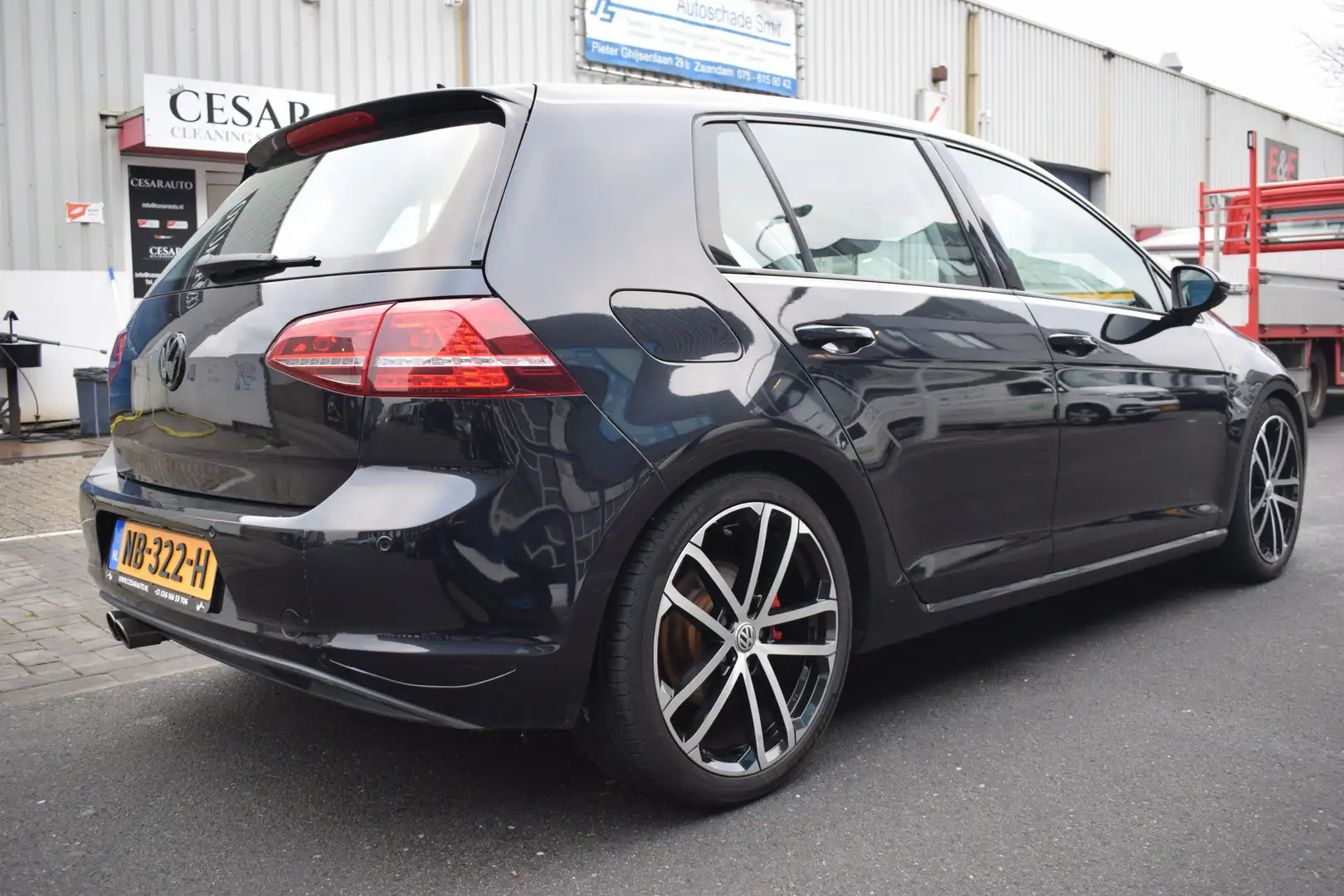 Volkswagen Golf 1.4 TSI AUTOMAAT / ORGINEEL NL AUTO / 126 DKM Zwart - 2