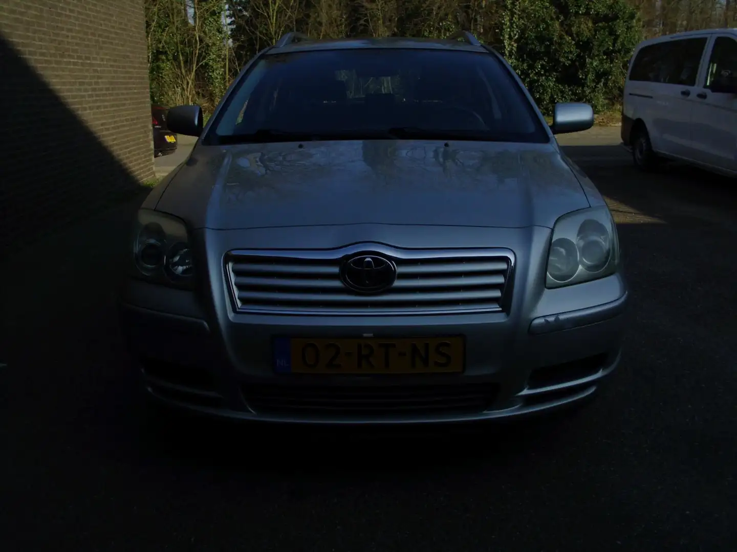 Toyota Avensis Wagon 1.8 VVTi Linea Terra MET AIRCO TREKHAAK 2006 Gris - 2