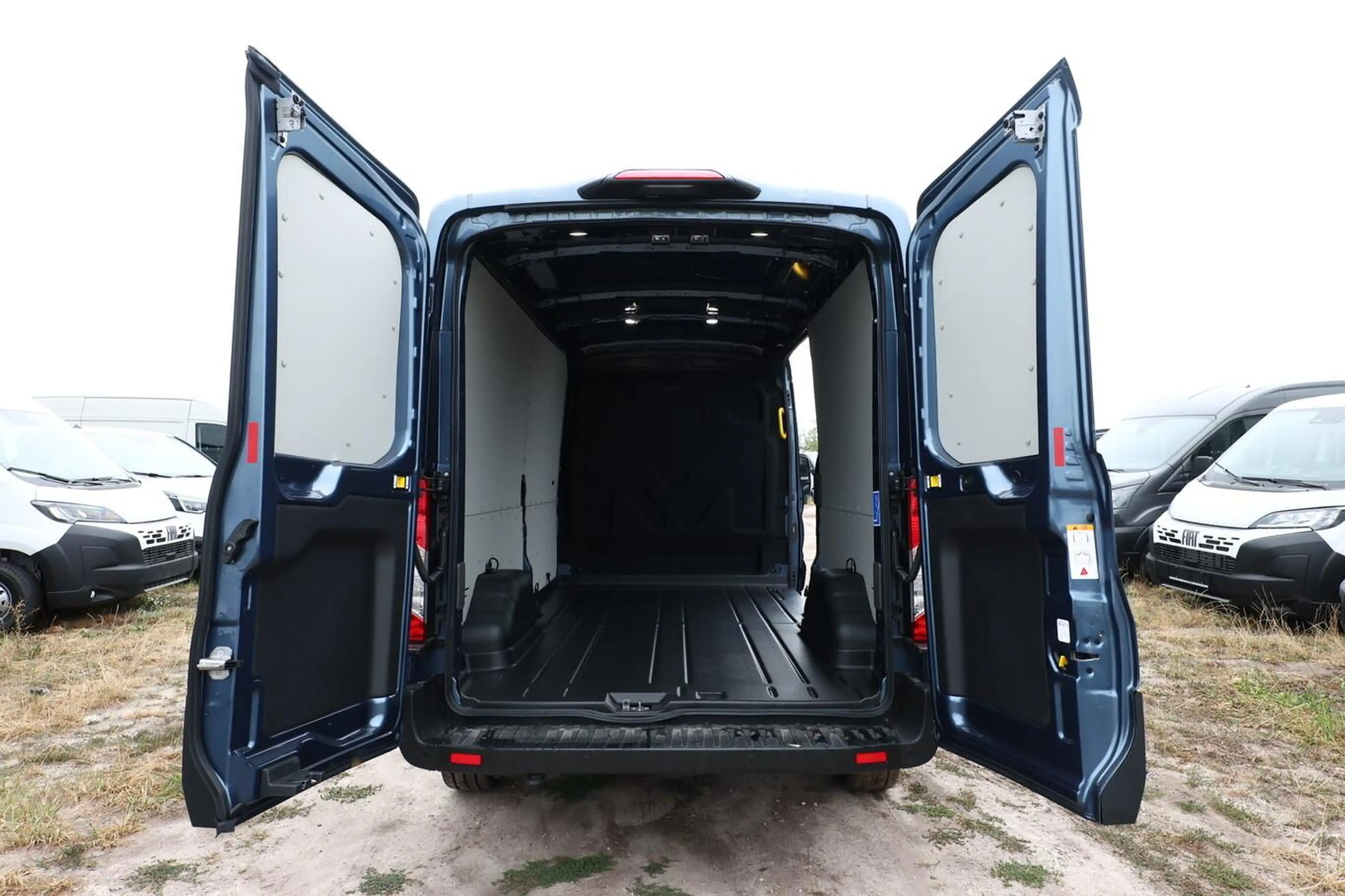 Ford Transit Trend 350 L3H2 LadeP SHZ AHKVorb Kam 3-S 96 kW ... — photo 11