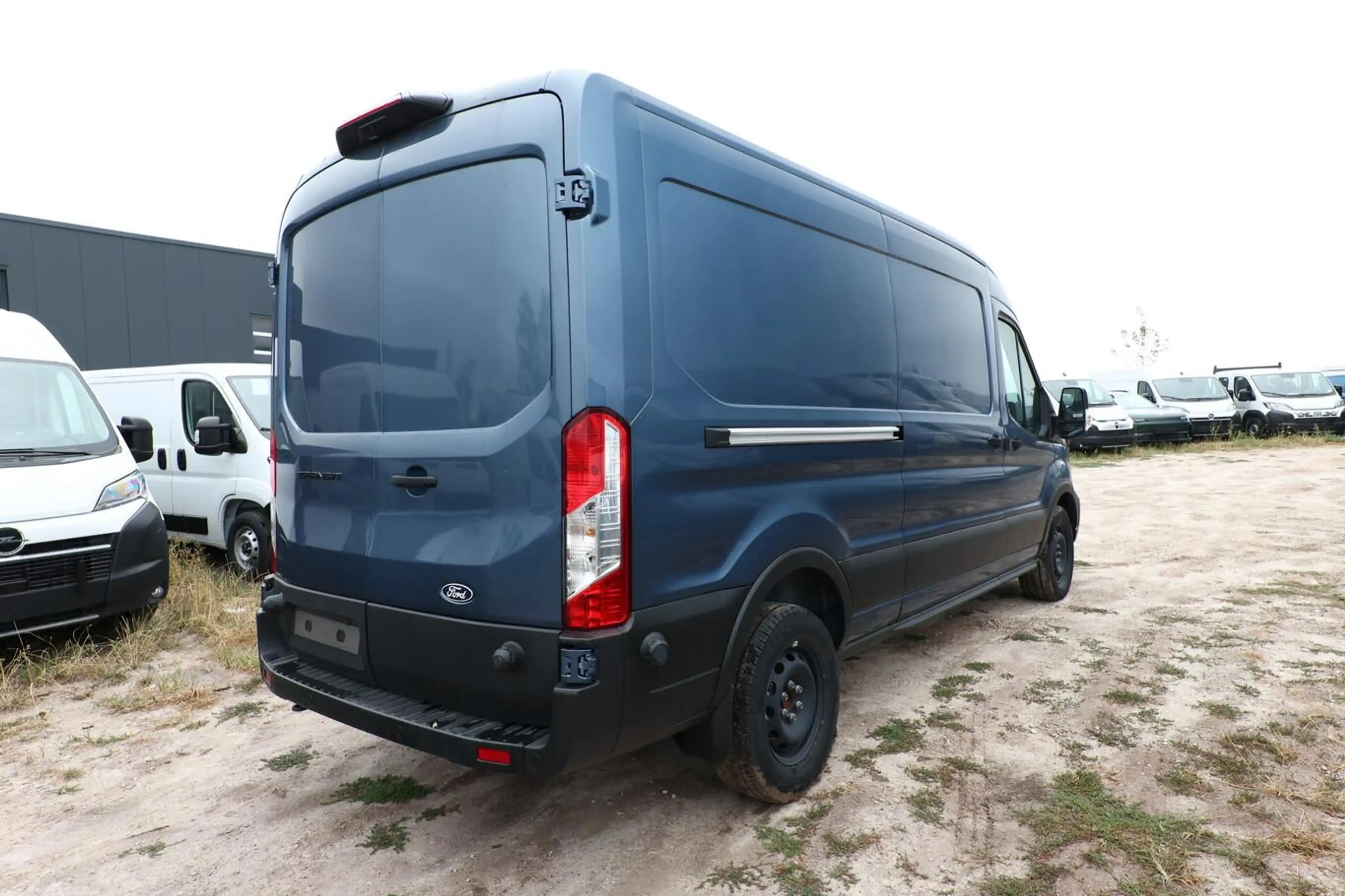 Ford Transit Trend 350 L3H2 LadeP SHZ AHKVorb Kam 3-S 96 kW ... — photo 3