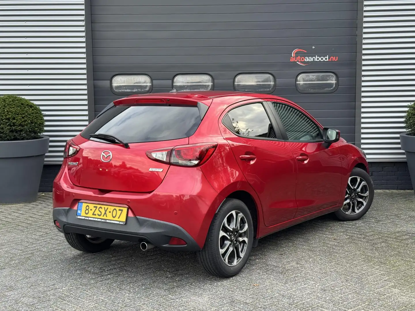 Mazda 2 1.5 Skyactiv-G Skylease GT | Navigatie | Lane Assi Rood - 2