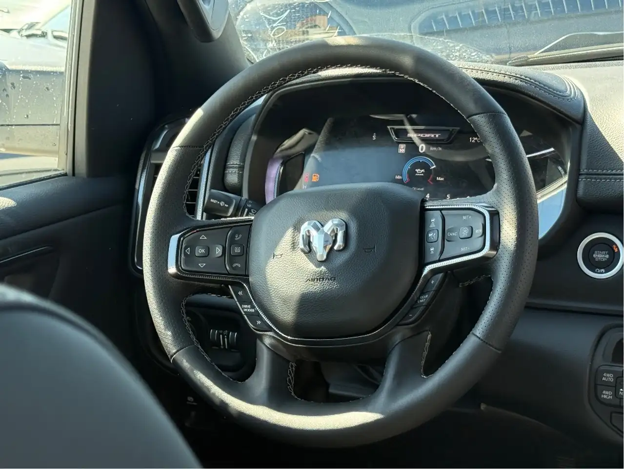 RAM 1500 снимка RAM 1500
