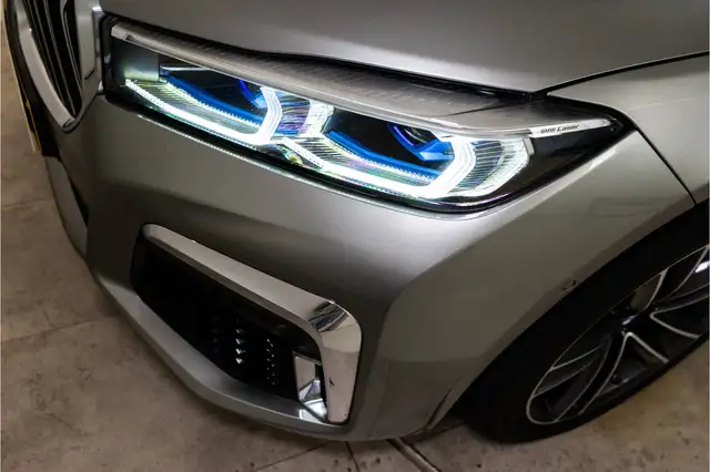 BMW 7 Series view 12
