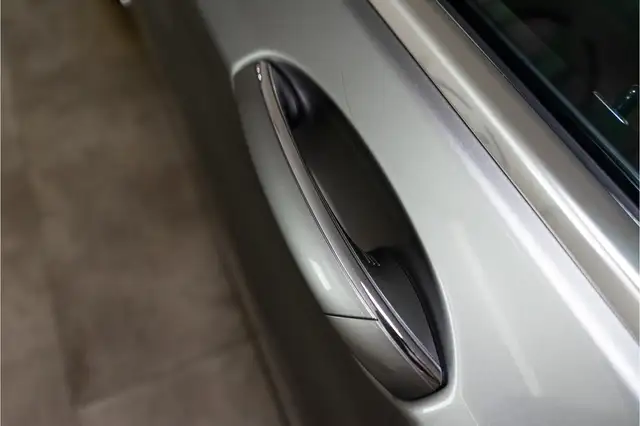 BMW 7 Series view 18