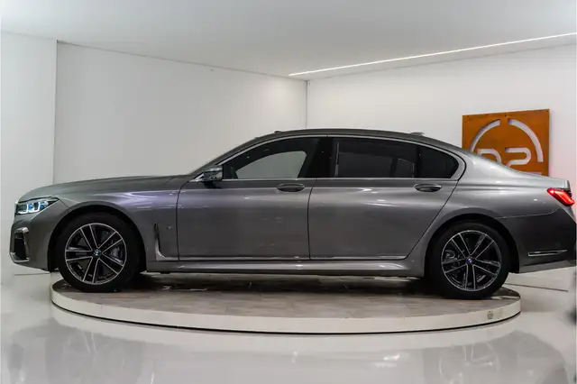BMW 7 Series view 2