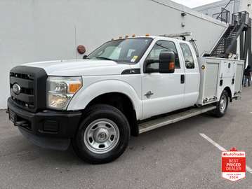 4WD **6.7L DIESEL-UTILITY BOX-WALTCO POWER LIFT**