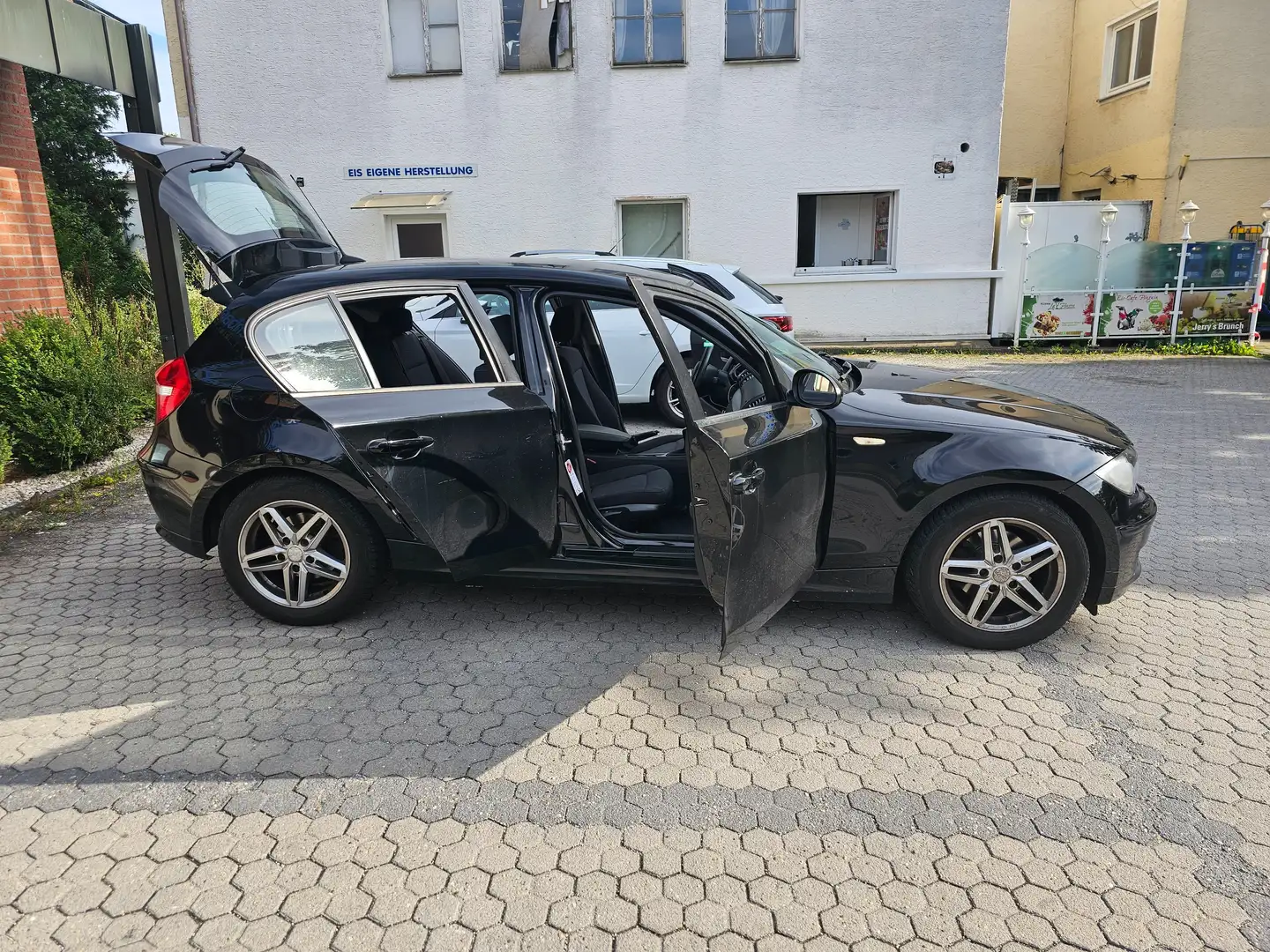 BMW 116 116i Schwarz - 1