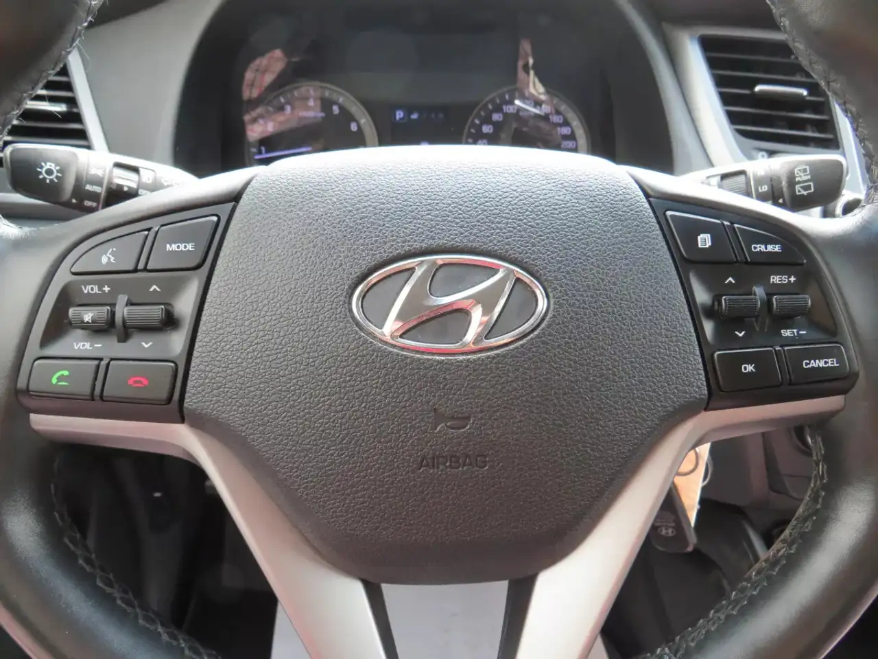 Hyundai TUCSON снимка Hyundai TUCSON