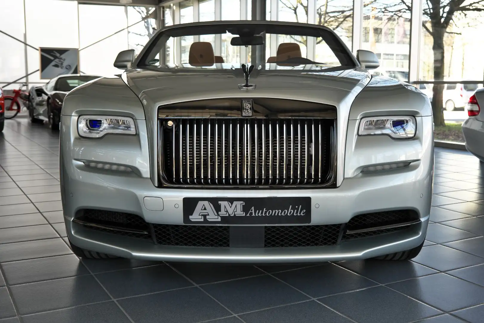 Rolls-Royce Dawn Black Badge Carbon Bespoke Audio Head-Up Stříbrná - 2