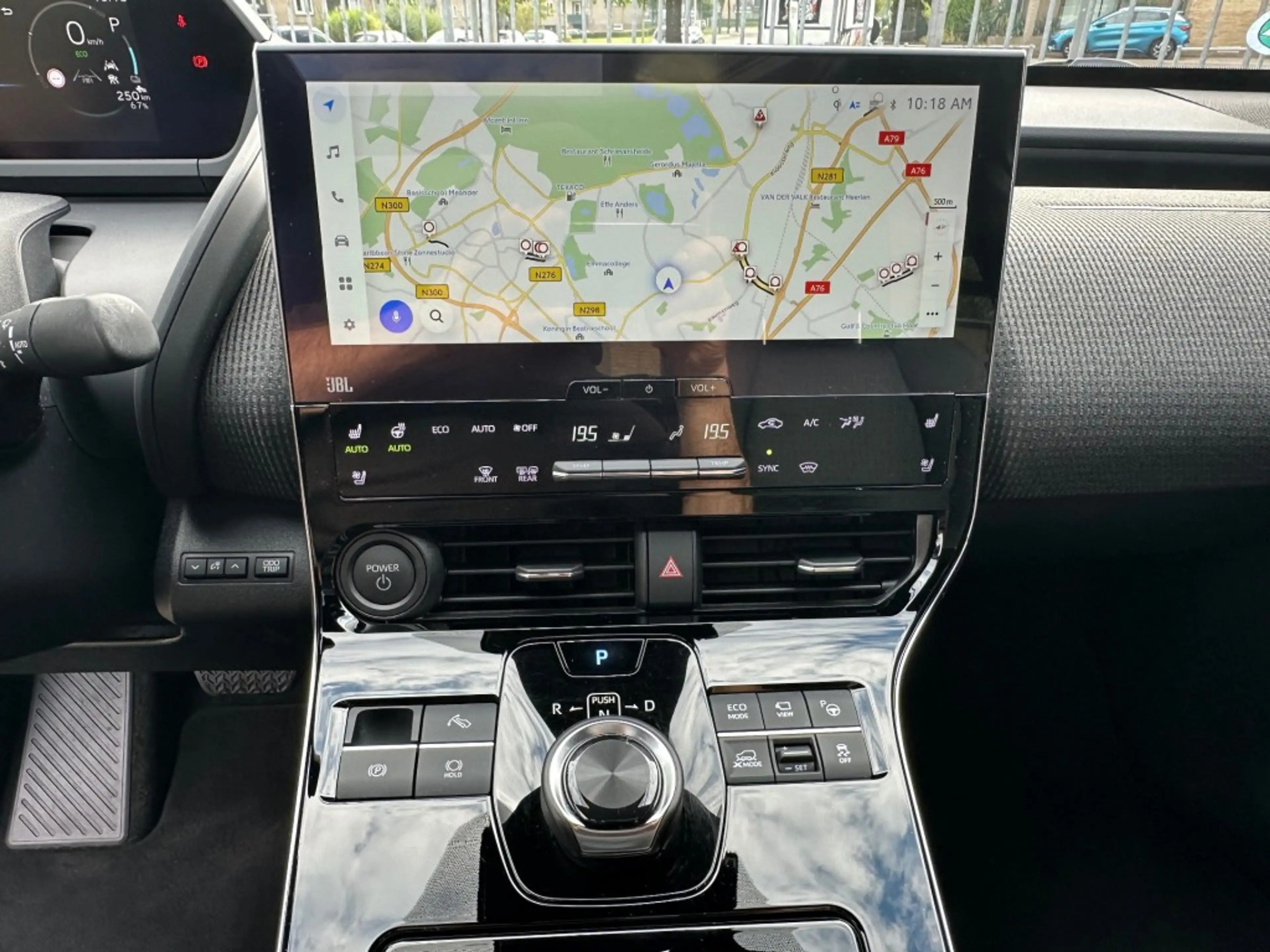 Toyota bZ4X Premium 4WD 71 KWH Glazen dak Leder JBL Stoelverw. — photo 17