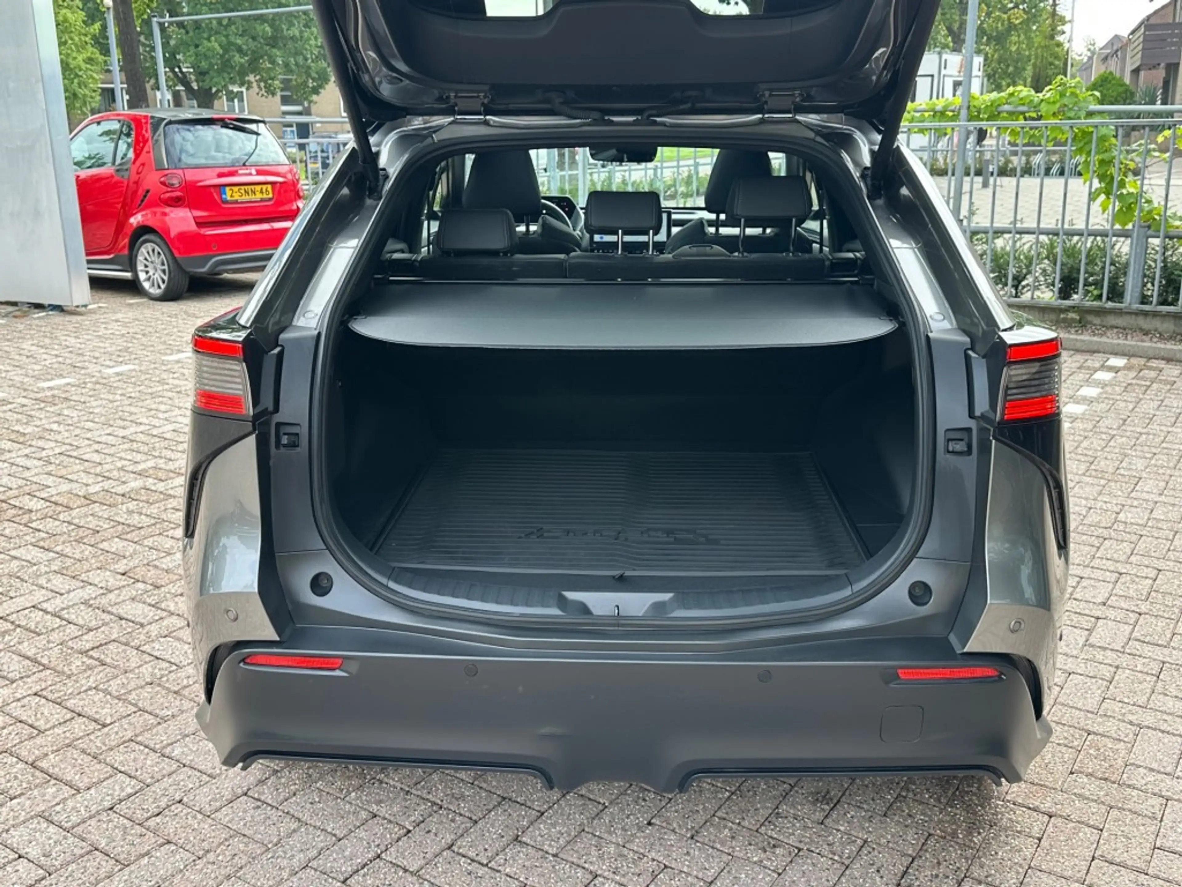 Toyota bZ4X Premium 4WD 71 KWH Glazen dak Leder JBL Stoelverw. — photo 7