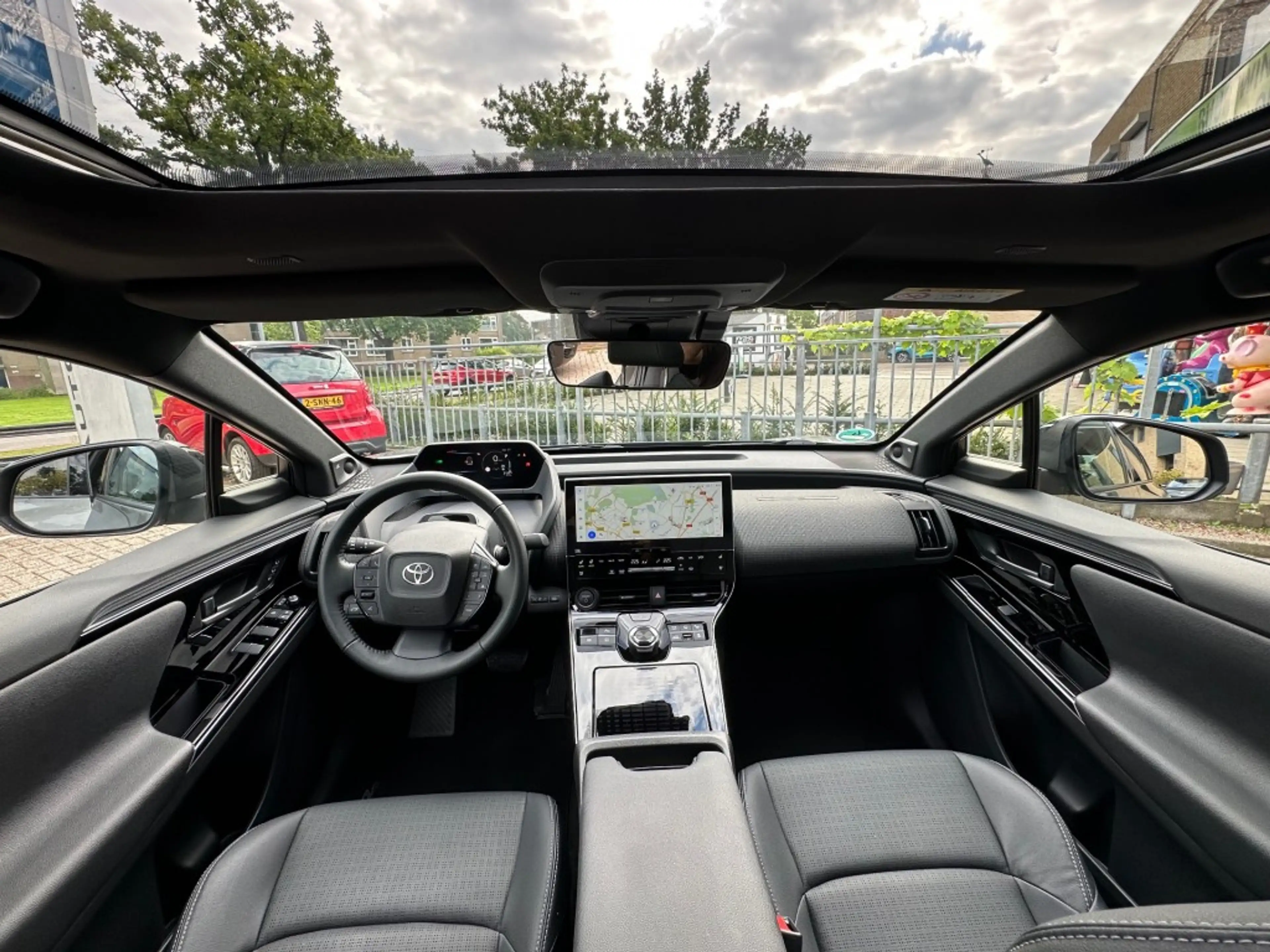 Toyota bZ4X Premium 4WD 71 KWH Glazen dak Leder JBL Stoelverw. — photo 9