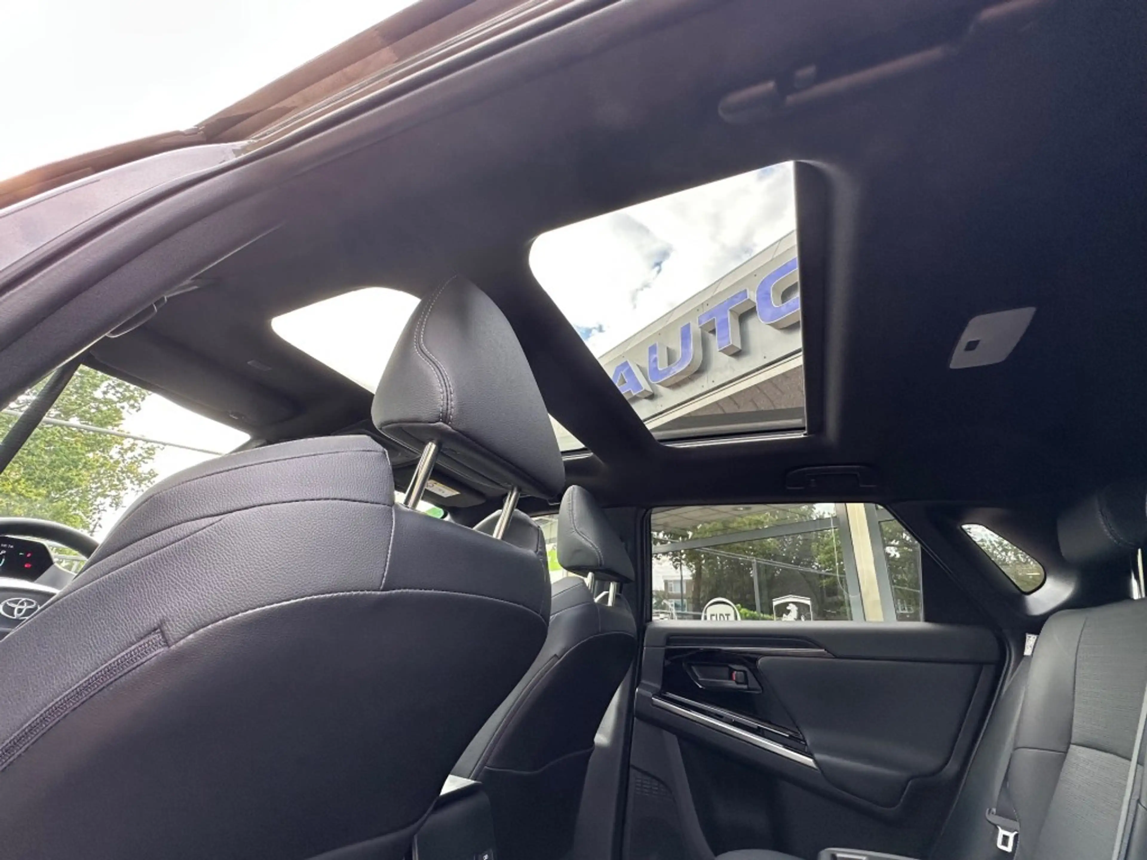 Toyota bZ4X Premium 4WD 71 KWH Glazen dak Leder JBL Stoelverw. — photo 29