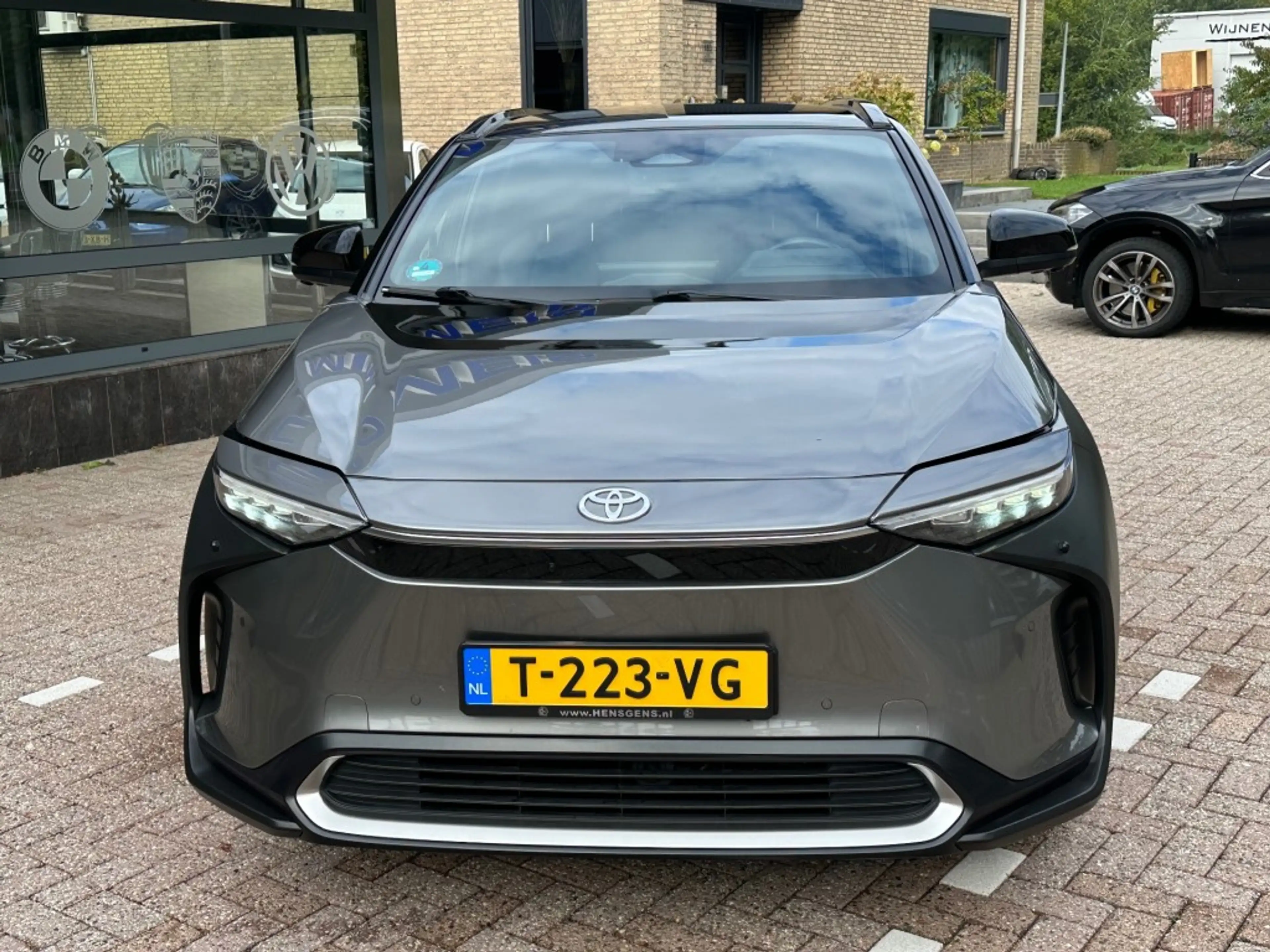 Toyota bZ4X Premium 4WD 71 KWH Glazen dak Leder JBL Stoelverw. — photo 3