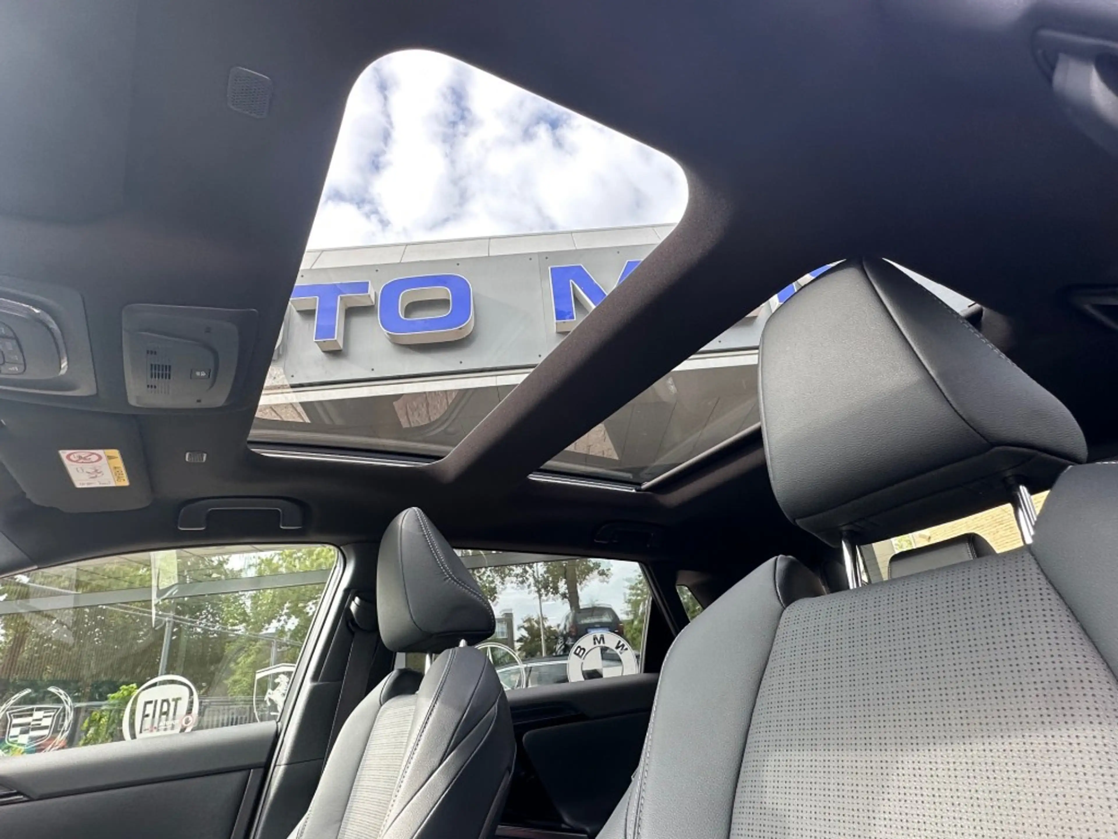 Toyota bZ4X Premium 4WD 71 KWH Glazen dak Leder JBL Stoelverw. — photo 30