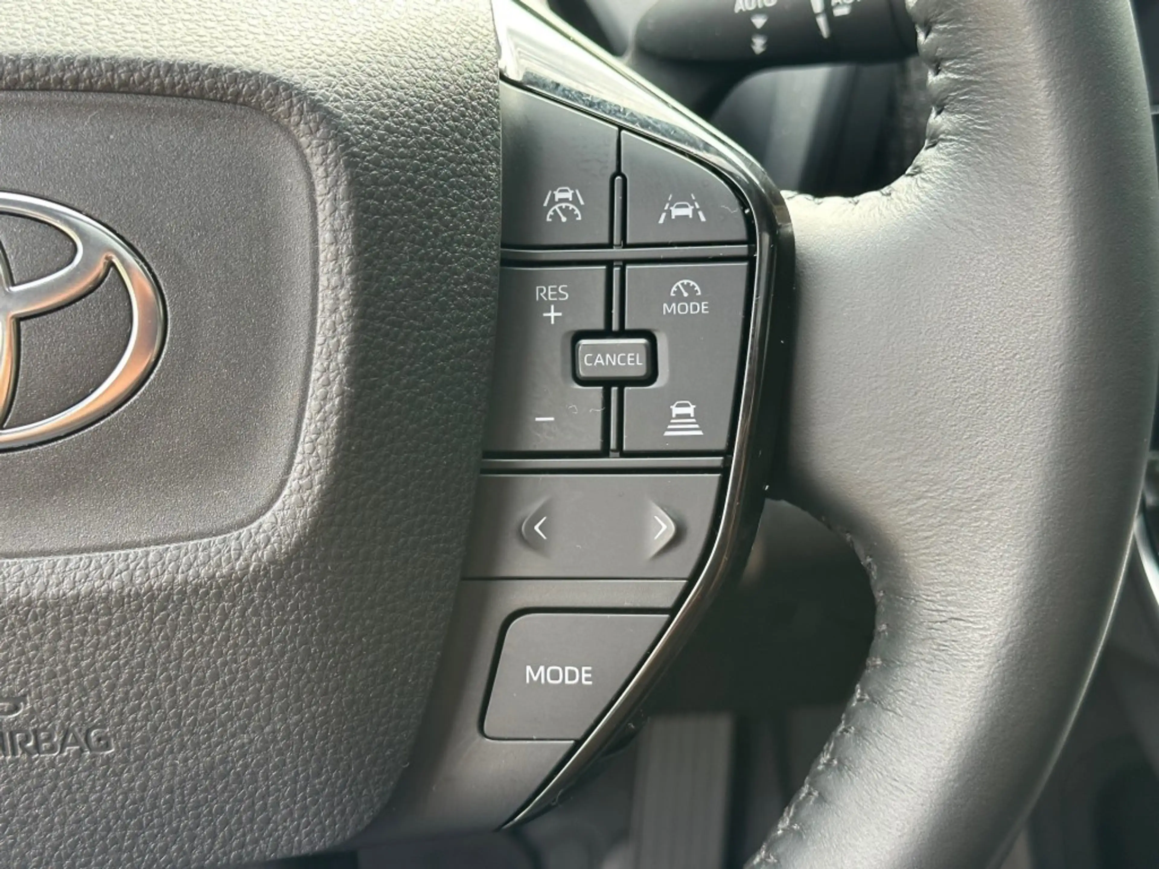 Toyota bZ4X Premium 4WD 71 KWH Glazen dak Leder JBL Stoelverw. — photo 16