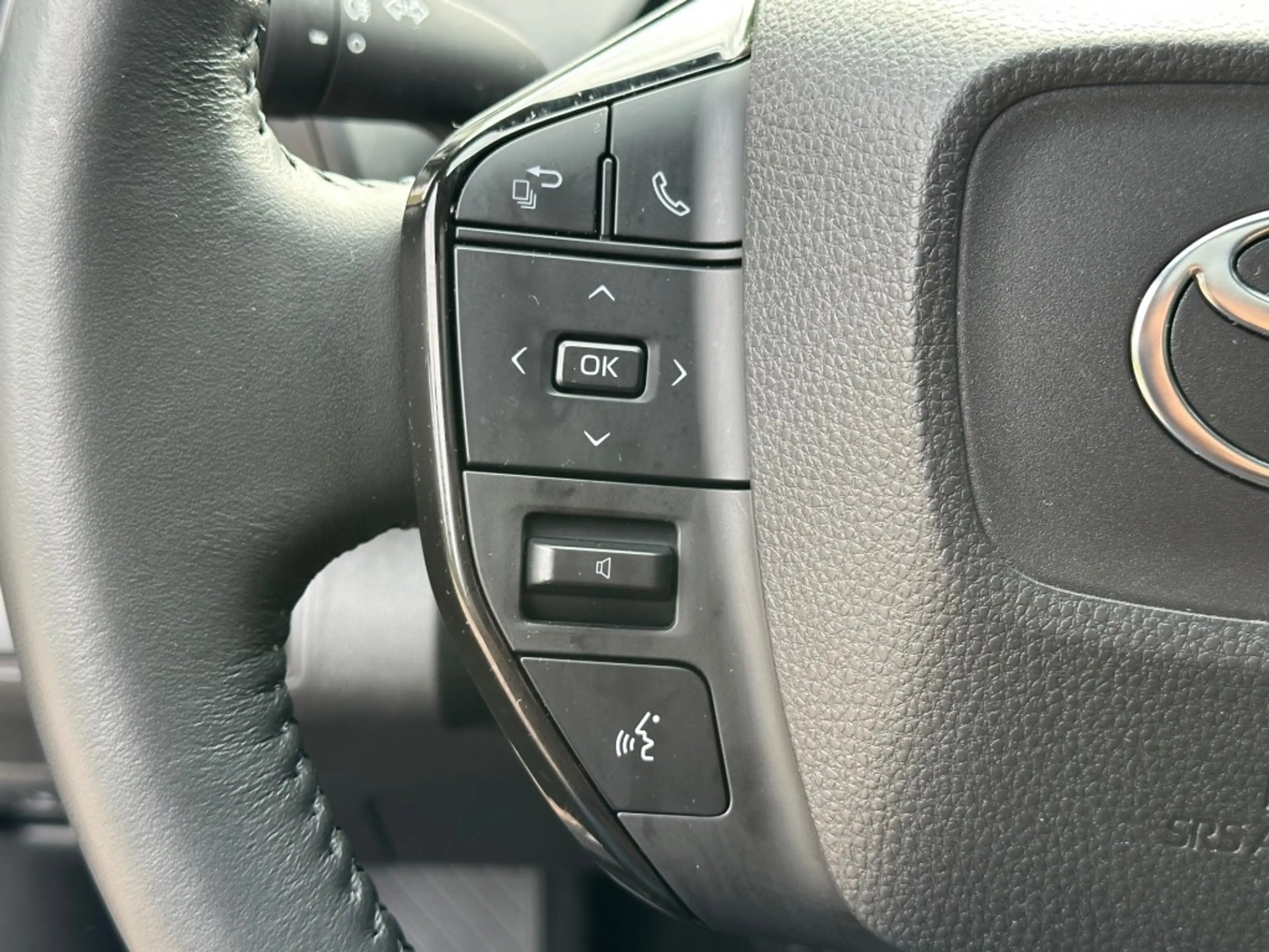 Toyota bZ4X Premium 4WD 71 KWH Glazen dak Leder JBL Stoelverw. — photo 15