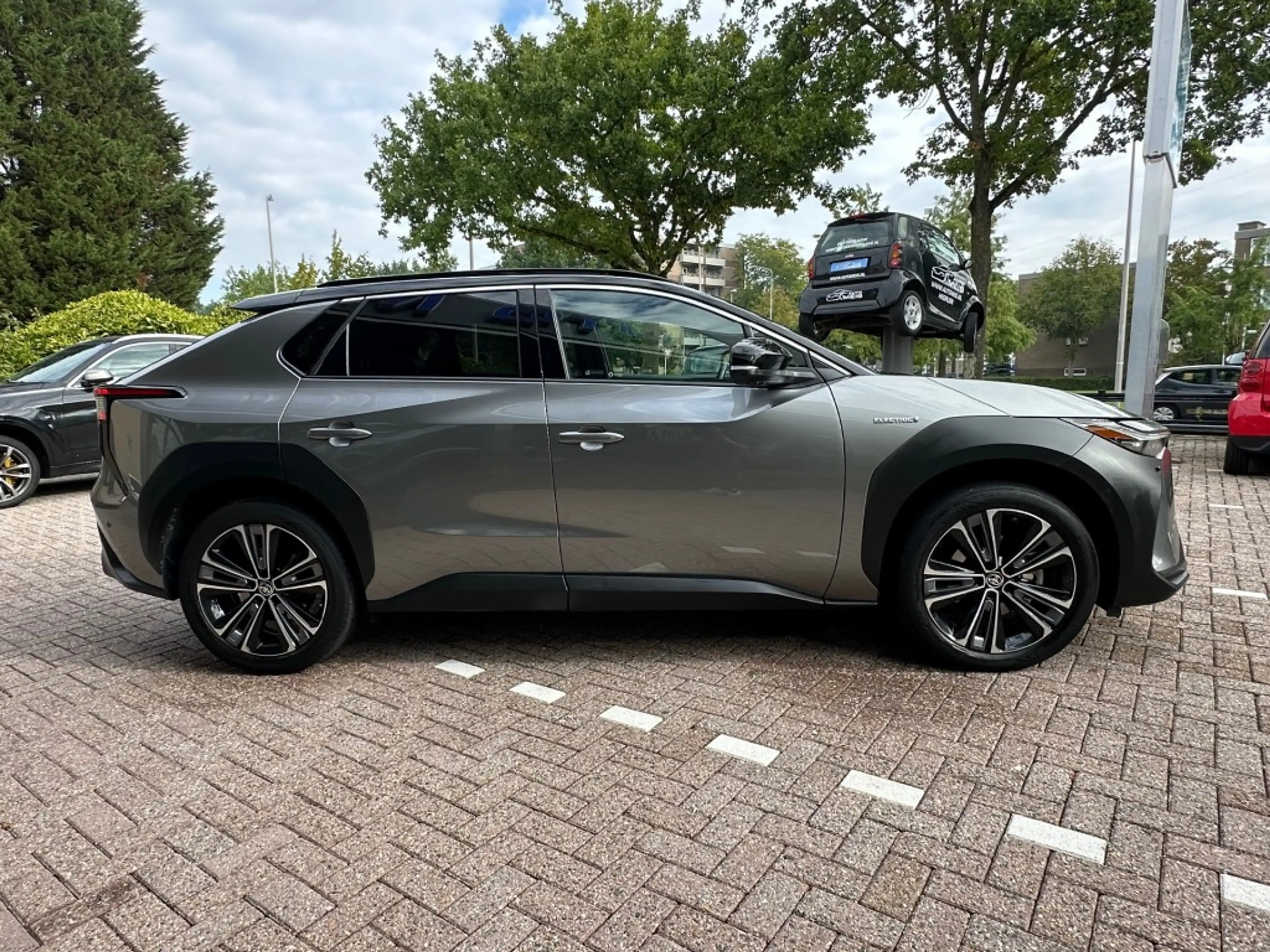 Toyota bZ4X Premium 4WD 71 KWH Glazen dak Leder JBL Stoelverw. — photo 6