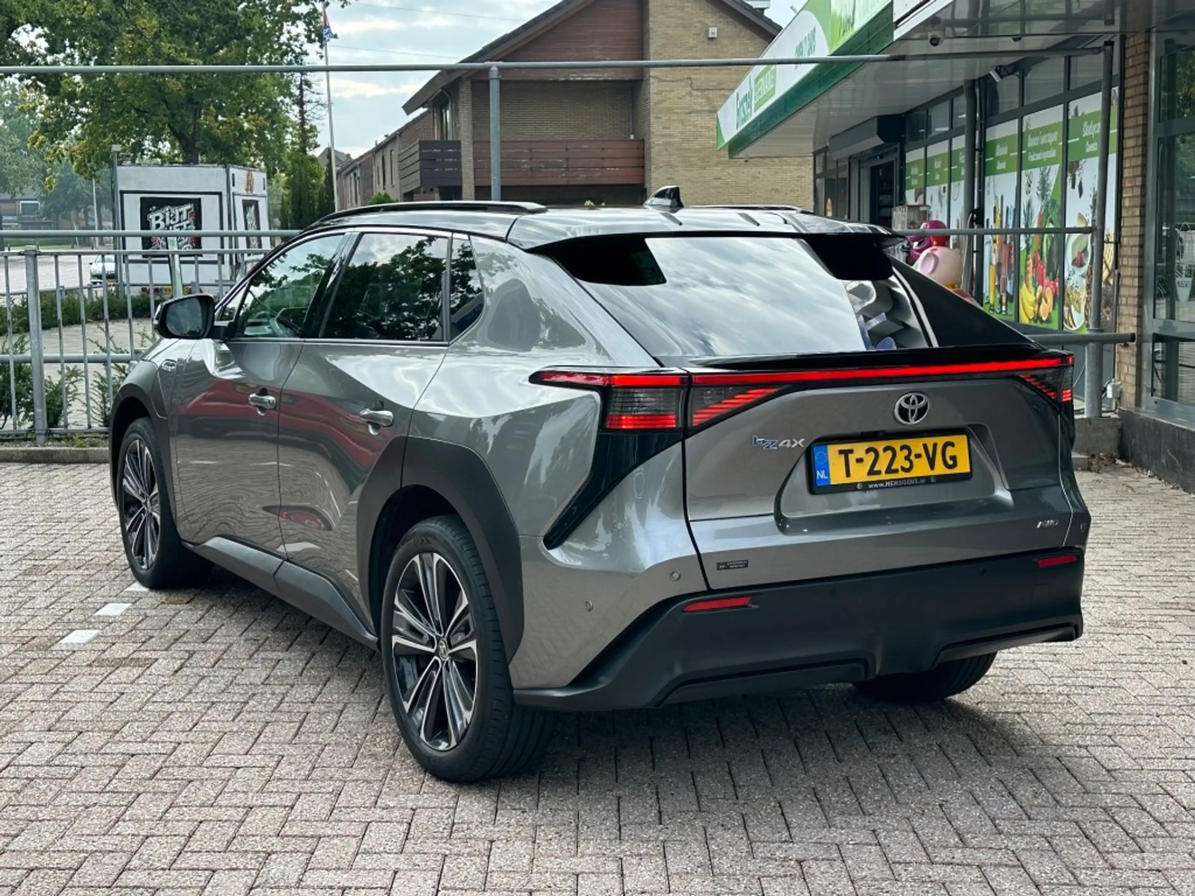 Toyota bZ4X Premium 4WD 71 KWH Glazen dak Leder JBL Stoelverw. — photo 4
