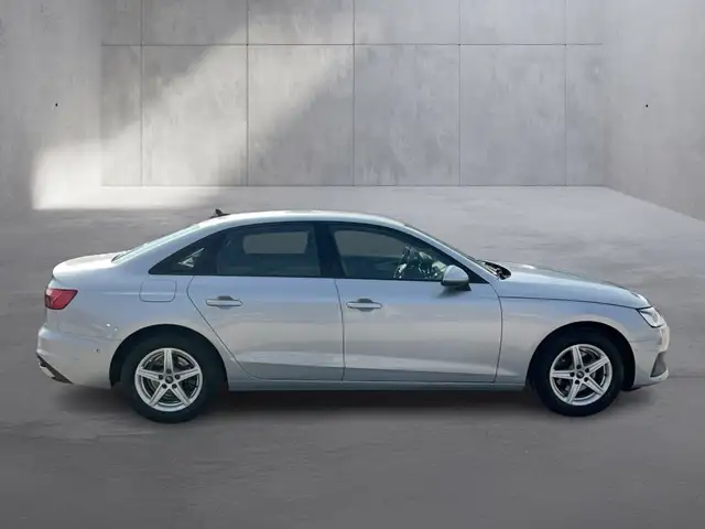 Audi A4 view 7