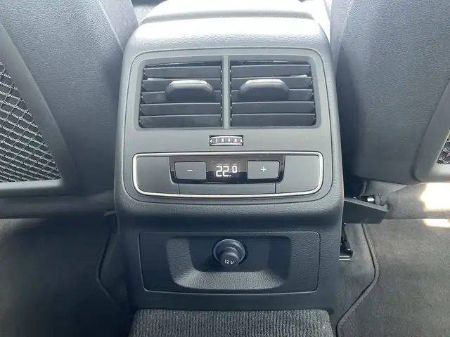Audi A4 view 12