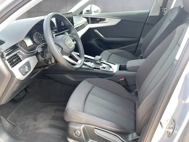Audi A4 view 10