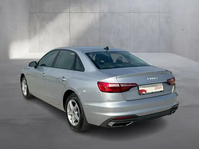 Audi A4 view 4