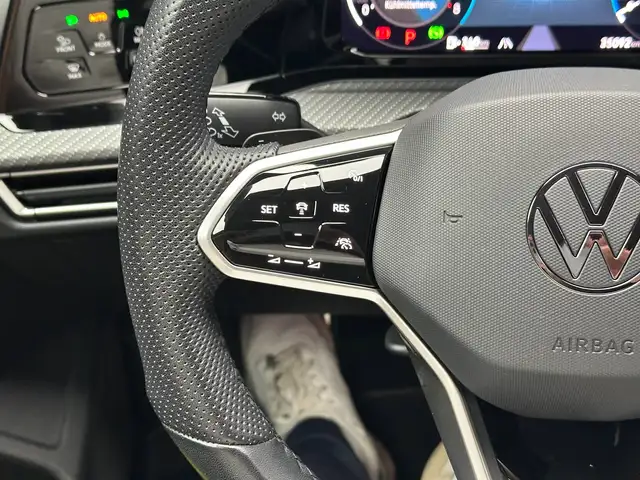 Volkswagen Golf view 17