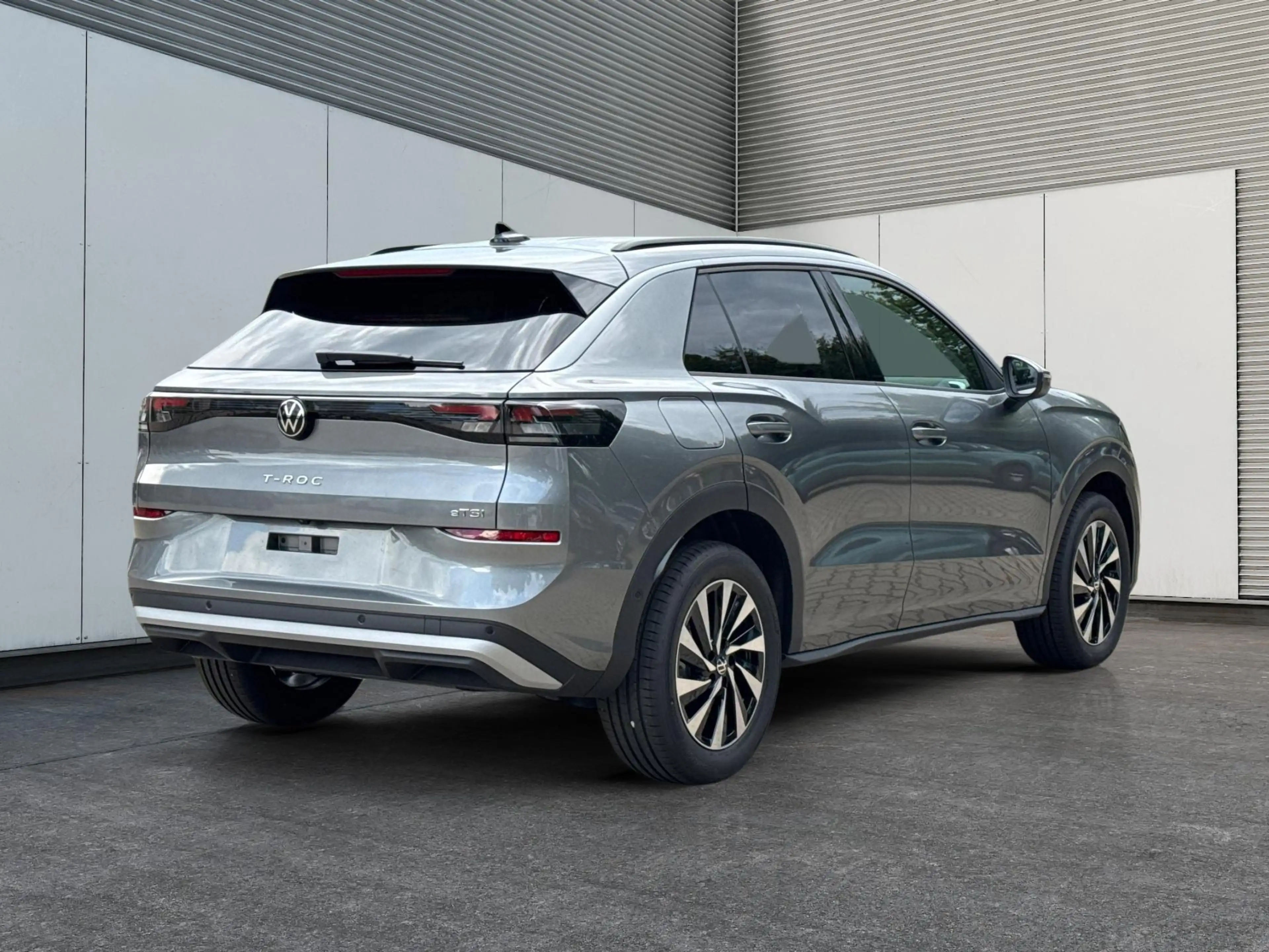Volkswagen T-Roc LIFE 5J GARANTIE+ACC+17" ALU+KAMERA+SHZ+LED 1.5... — photo 4