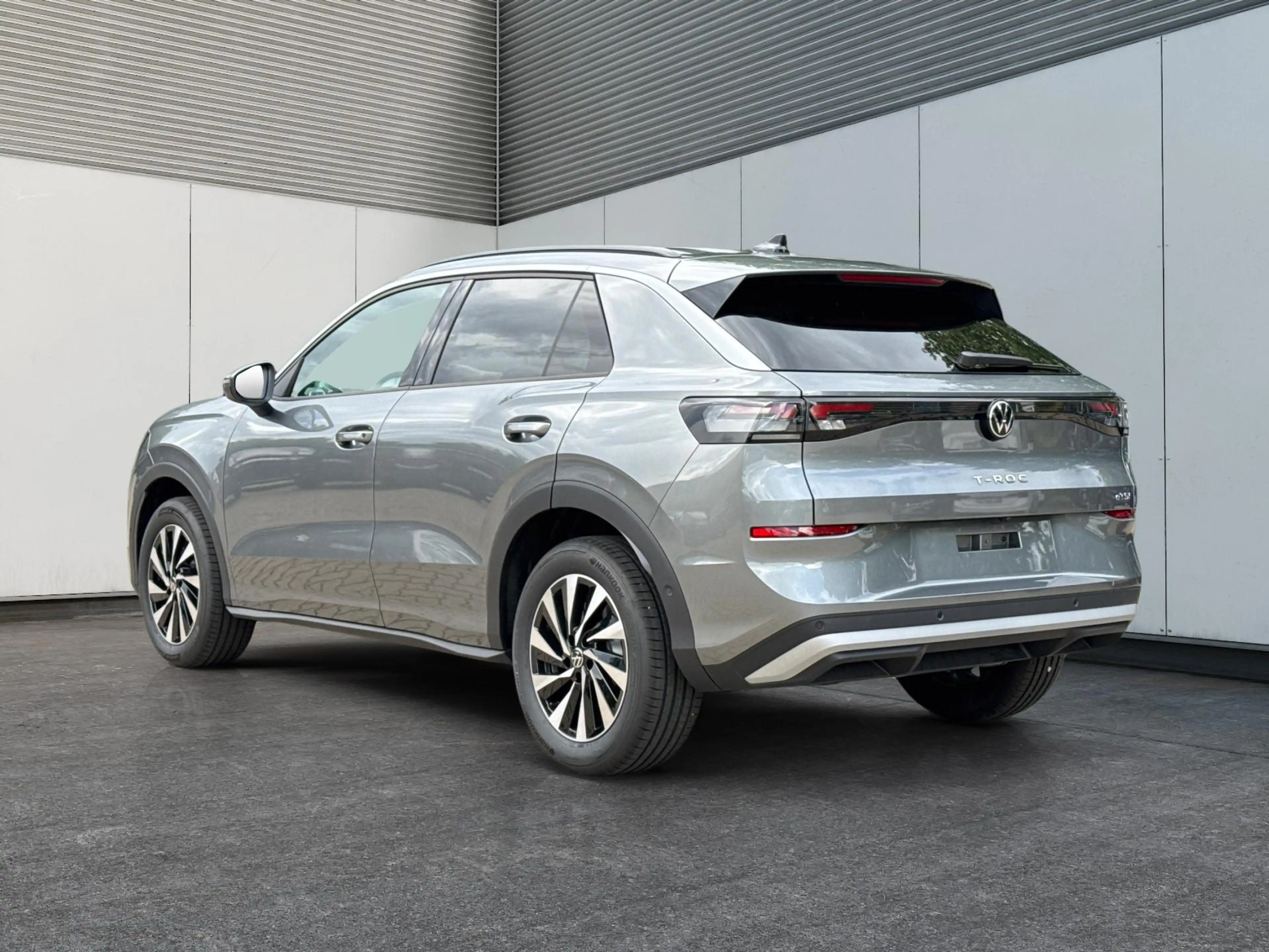 Volkswagen T-Roc LIFE 5J GARANTIE+ACC+17" ALU+KAMERA+SHZ+LED 1.5... — photo 2