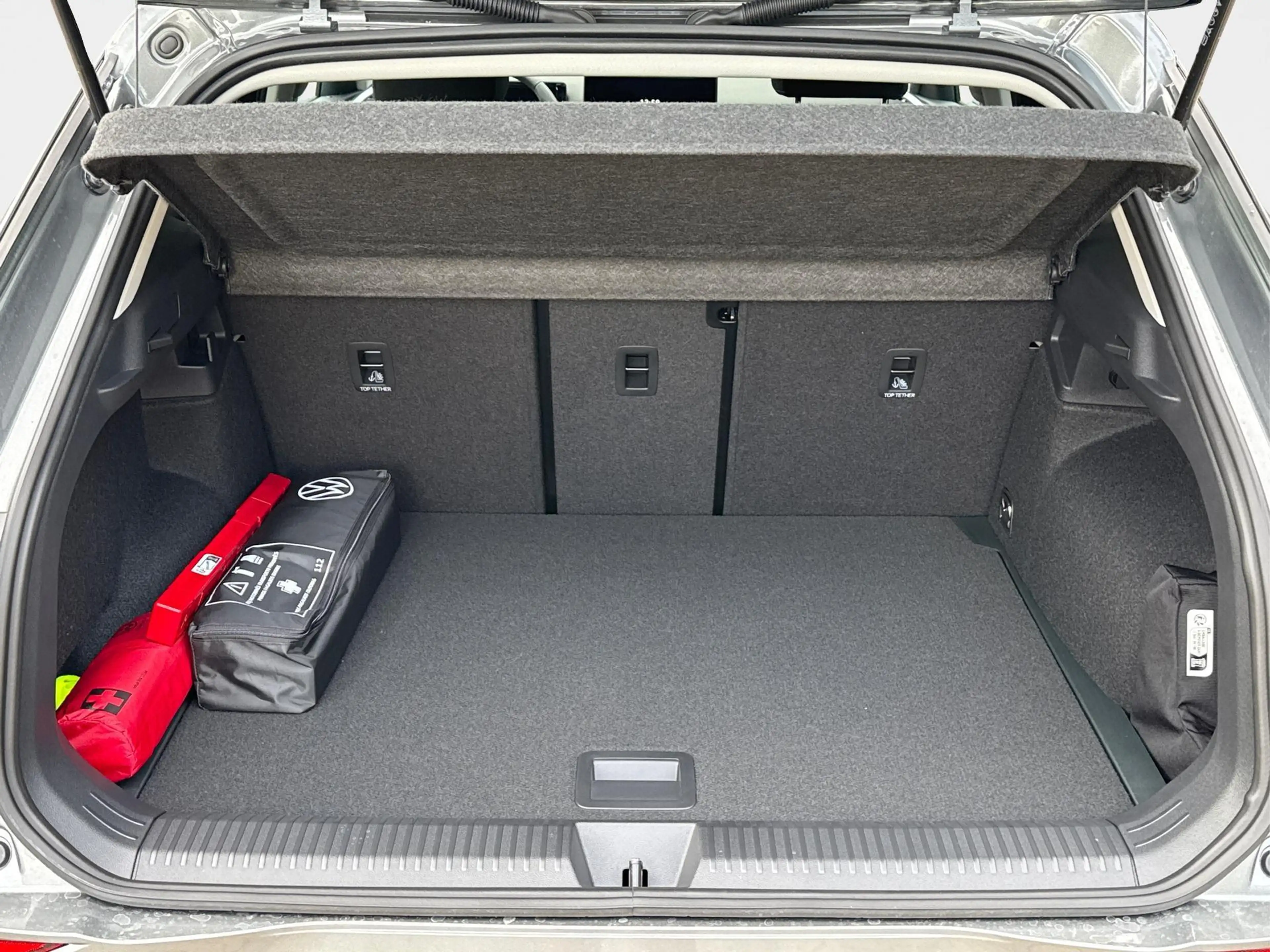 Volkswagen T-Roc LIFE 5J GARANTIE+ACC+17" ALU+KAMERA+SHZ+LED 1.5... — photo 9