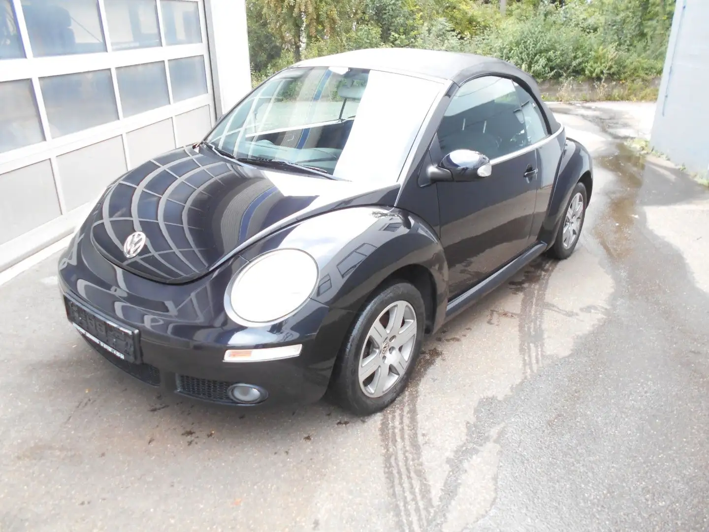 Volkswagen New Beetle Cabriolet 1.6, 2. Hand Schwarz - 2