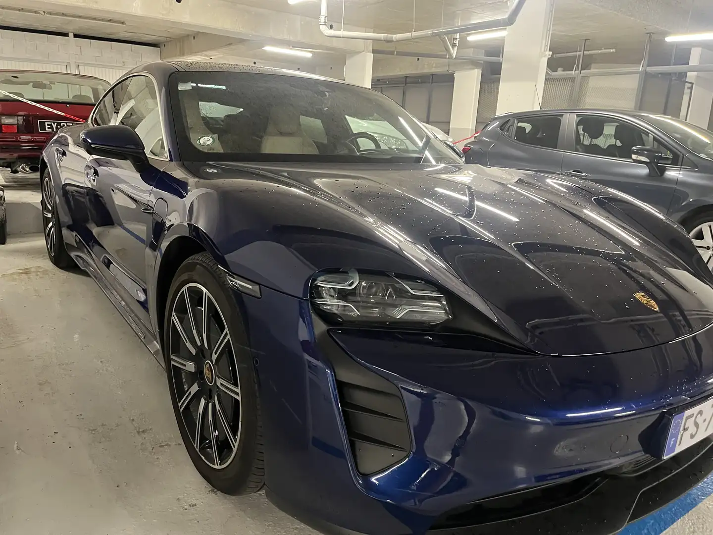 Porsche Taycan Taycan 4S 571 ch Porsche approved jusqu en 2028 avec batterie performance plus Bleu - 1