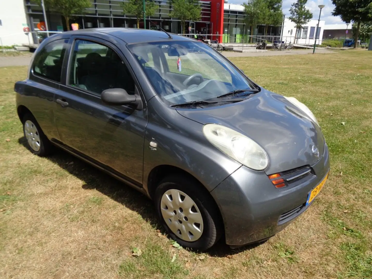Nissan Micra 3-7-2026  a p k Gris - 2