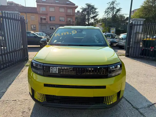 Fiat Grande Panda view 3
