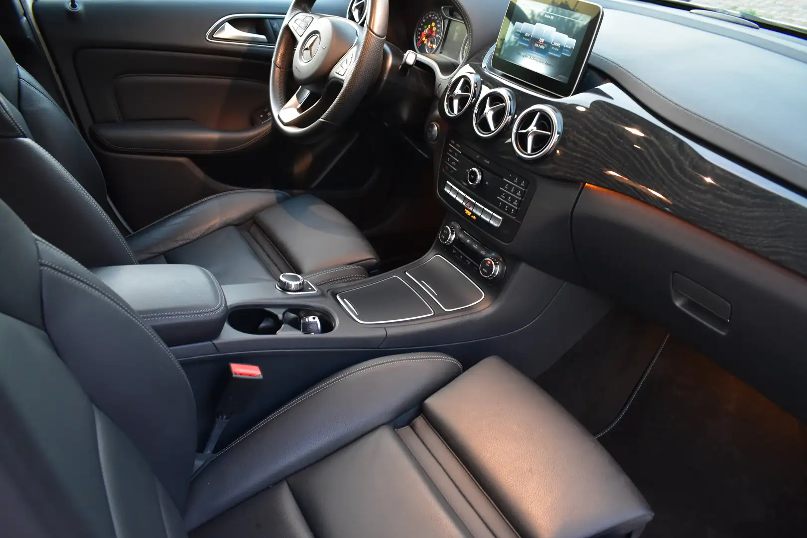 Mercedes-Benz B 250 Electric Drive Exclusive Pelle Webast NEOPATENTATI Bílá - 2