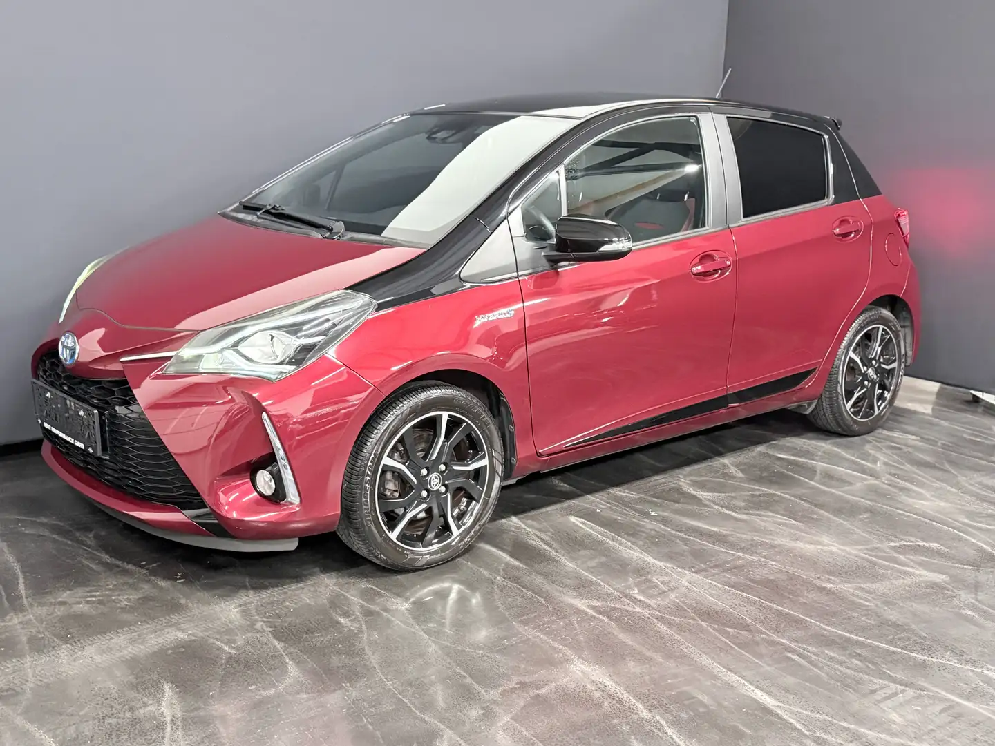 Toyota Yaris Yaris 1,5 VVT-i Hybrid Style Style Rot - 2