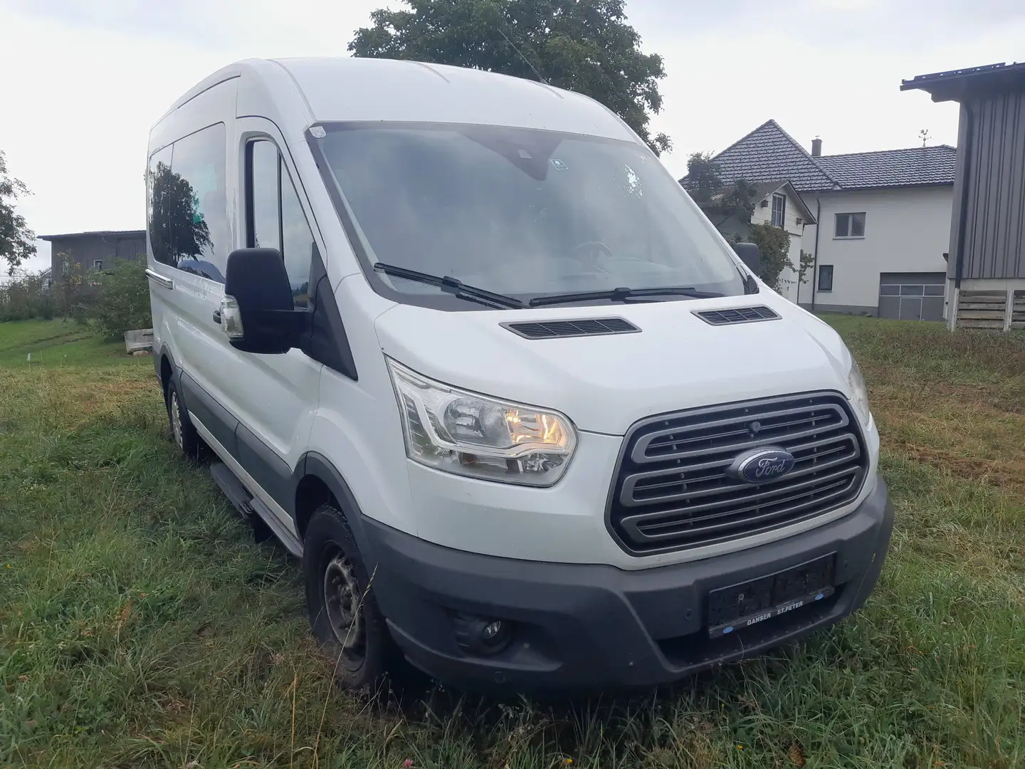 Ford Transit 4x4 Transit Behindertengerecht Rollstuhlhebebühne Variobus 2,2 TDCI L2H2 350 Trend Winterpaket Weiß - 2