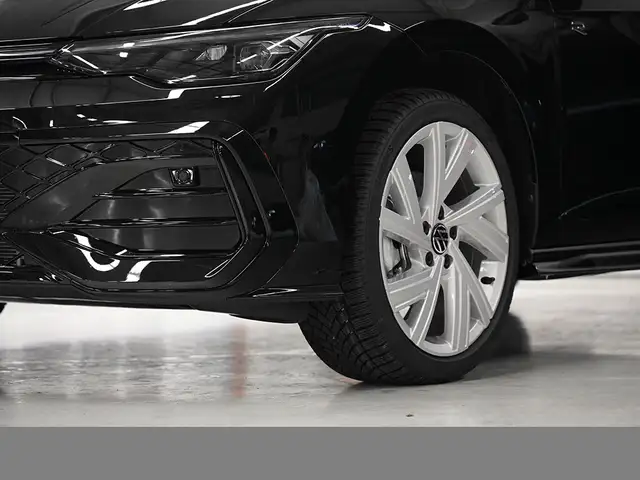 Volkswagen Golf view 5