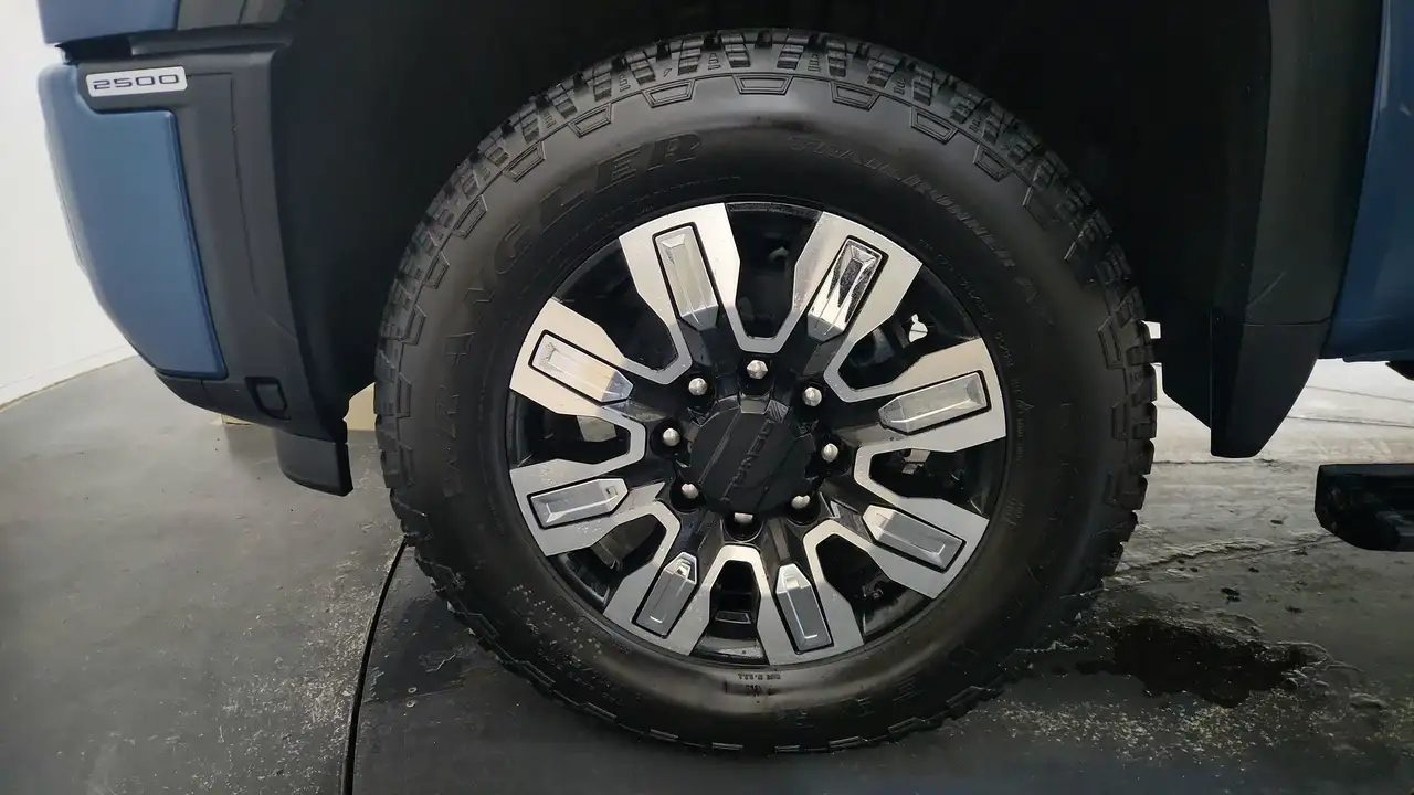 GMC Sierra 2500HD снимка GMC Sierra 2500HD