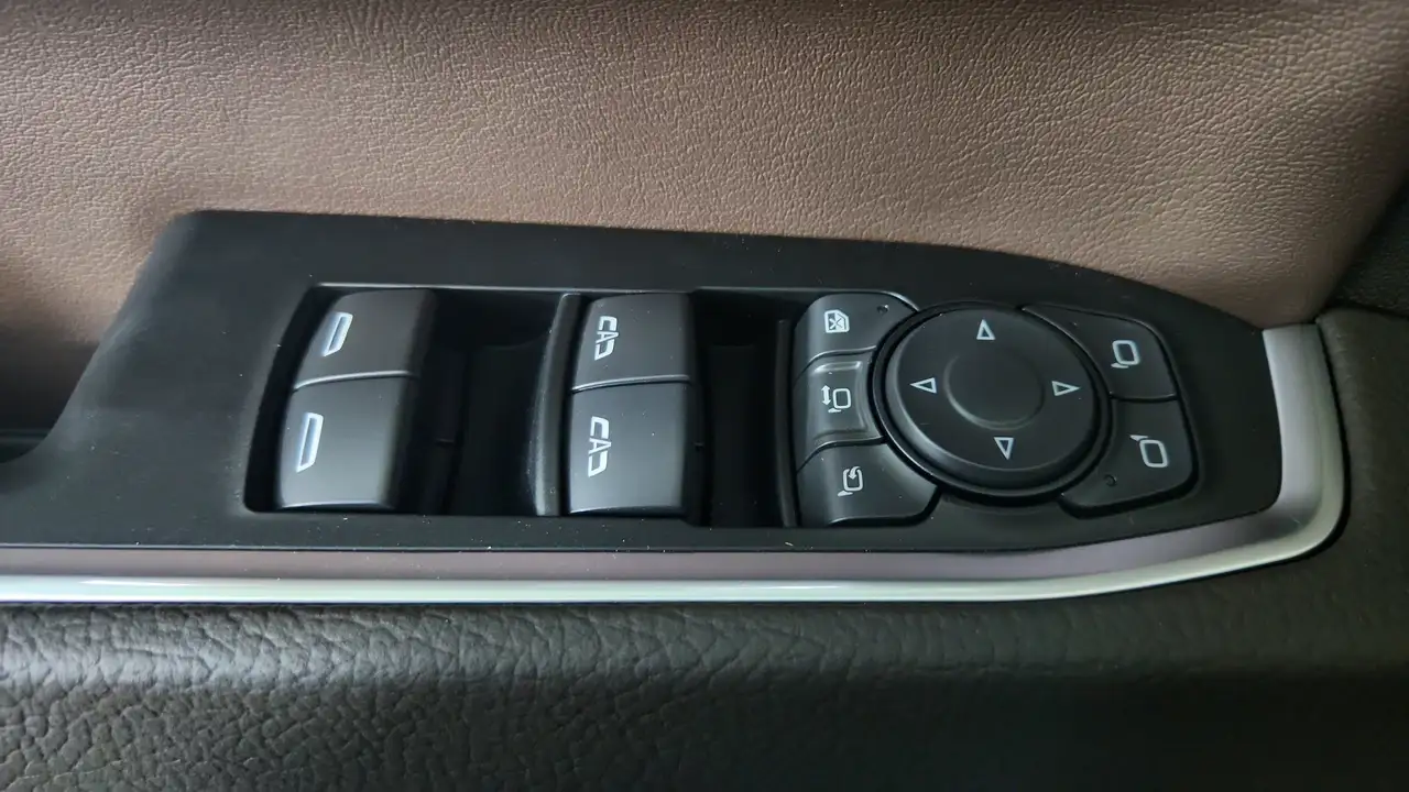 GMC Sierra 2500HD снимка GMC Sierra 2500HD