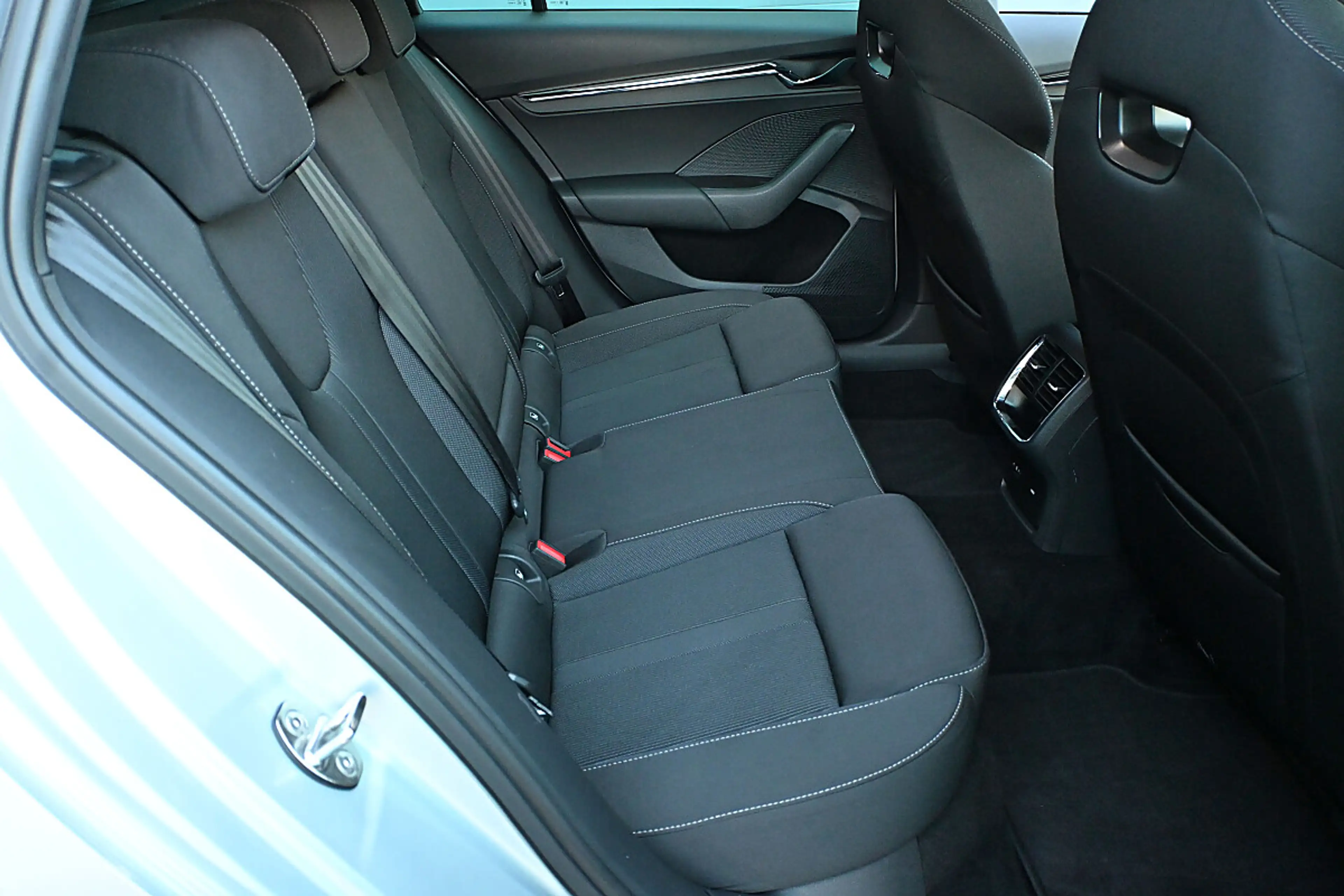 Skoda Octavia Combi 2,0 TDI Sportline DSG ACC, MatrixLED, Nav... — photo 10
