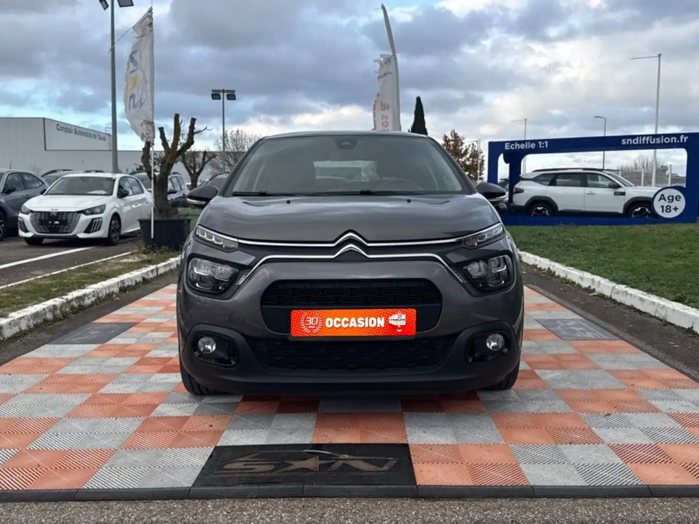 Citroen C3 PureTech 83 MAX Toit Noir JA 16\u0026amp;quot; Gris - 2