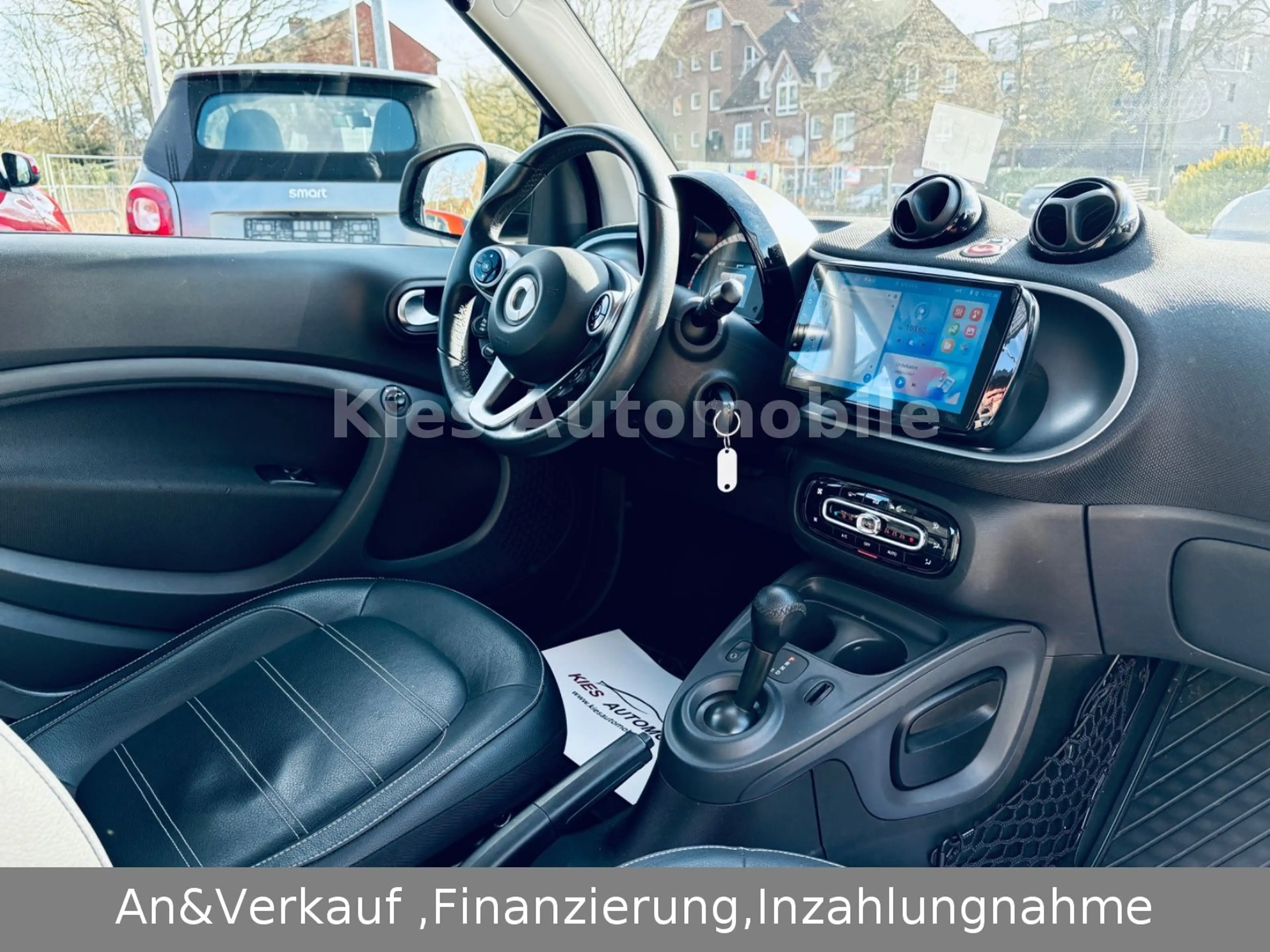 smart forTwo Prime 90Ps AUTOM/NAVI/PANO/LEDER/CARPLAY — photo 7