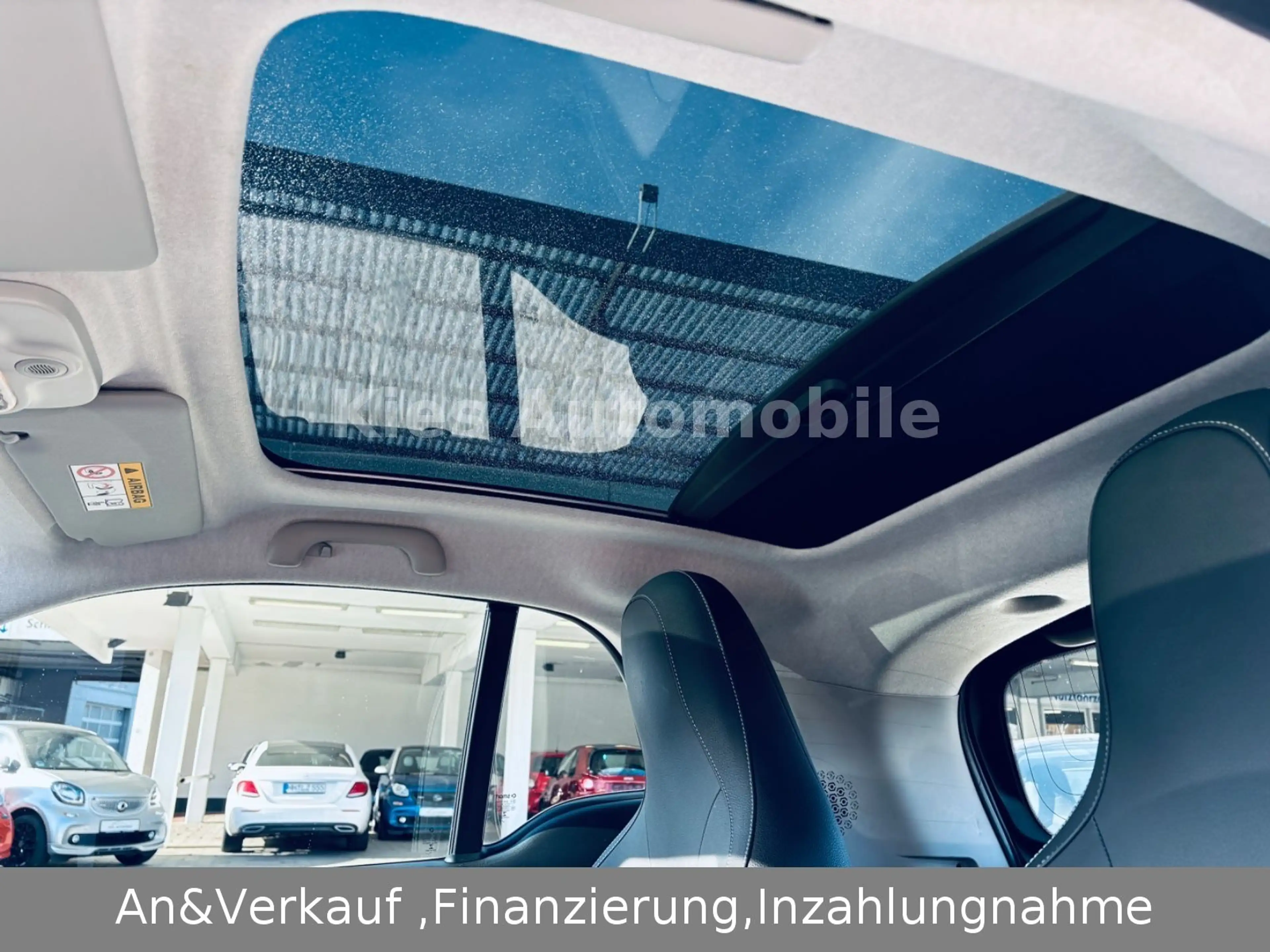 smart forTwo Prime 90Ps AUTOM/NAVI/PANO/LEDER/CARPLAY — photo 14