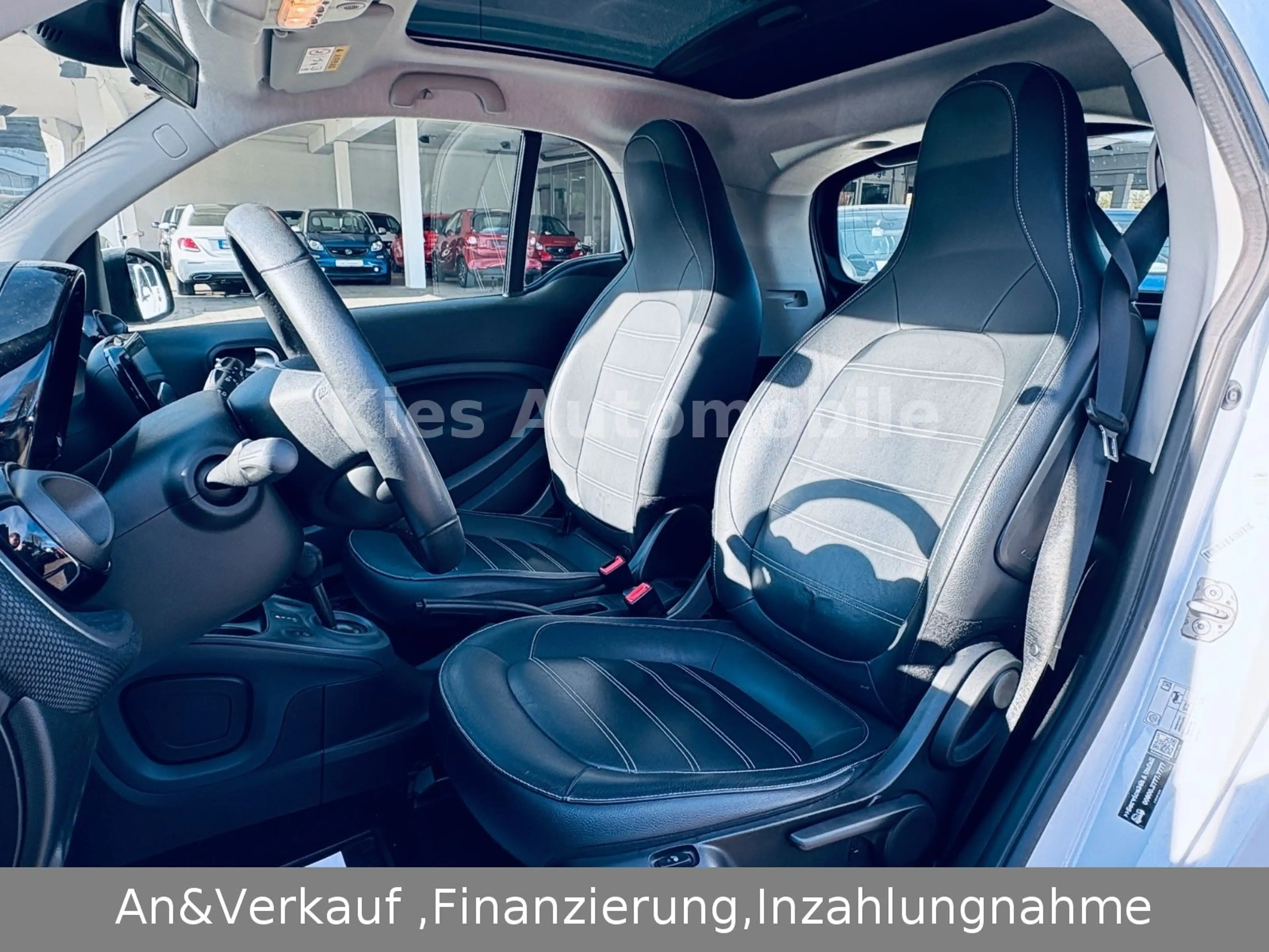 smart forTwo Prime 90Ps AUTOM/NAVI/PANO/LEDER/CARPLAY — photo 10